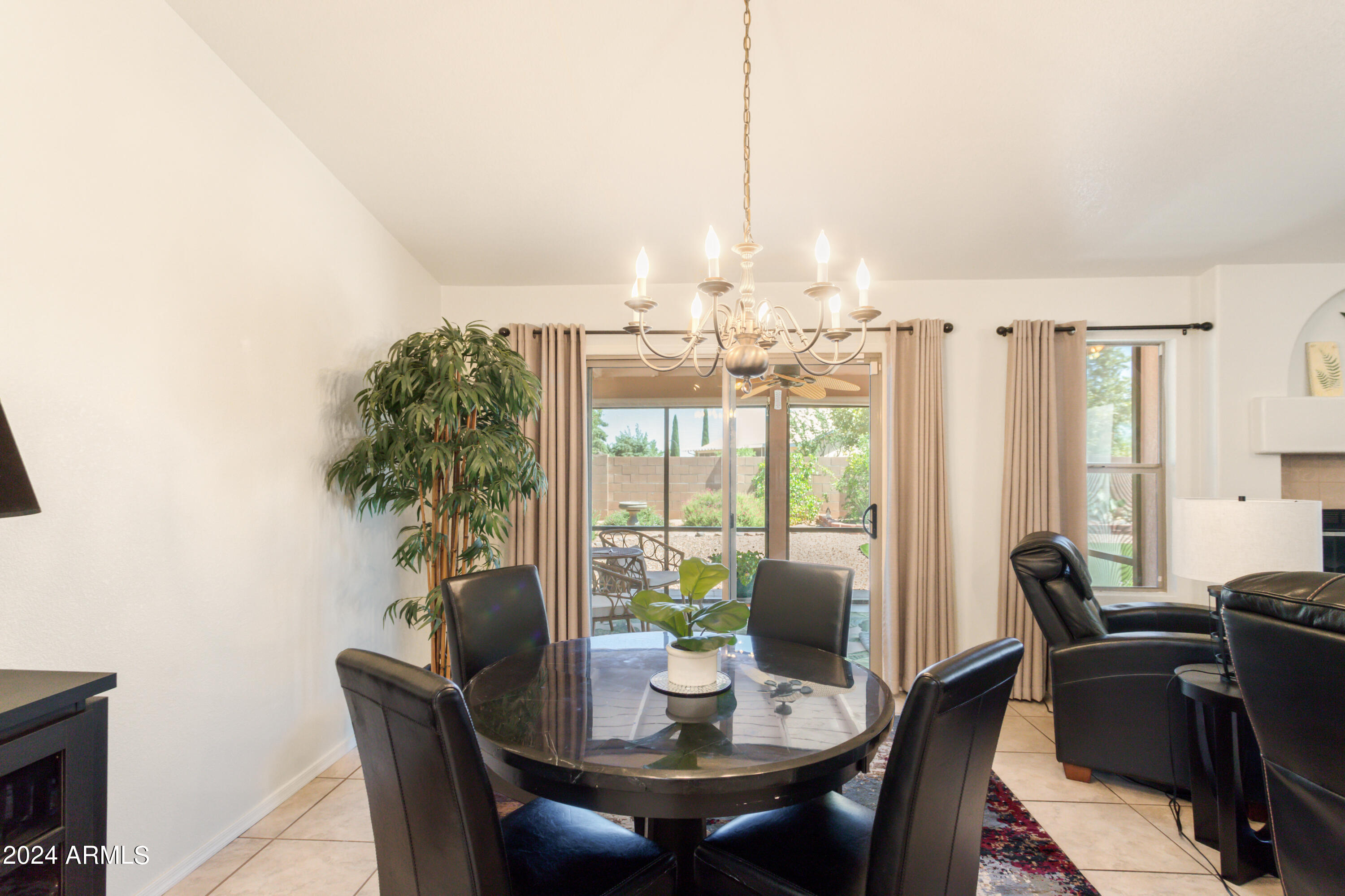 CANYON DE FLORES-PHASE 1E - Residential