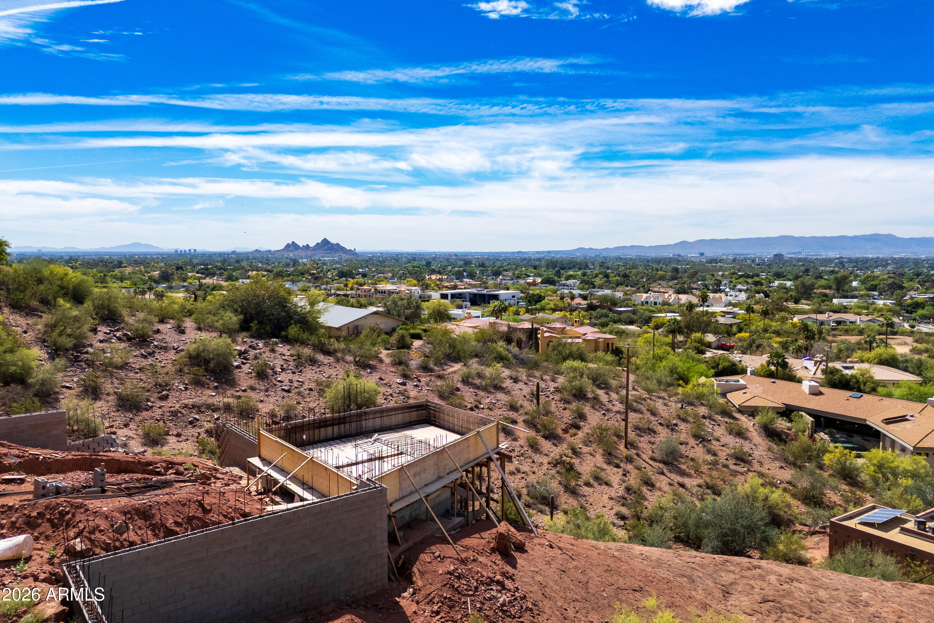 RED ROCK - Land
