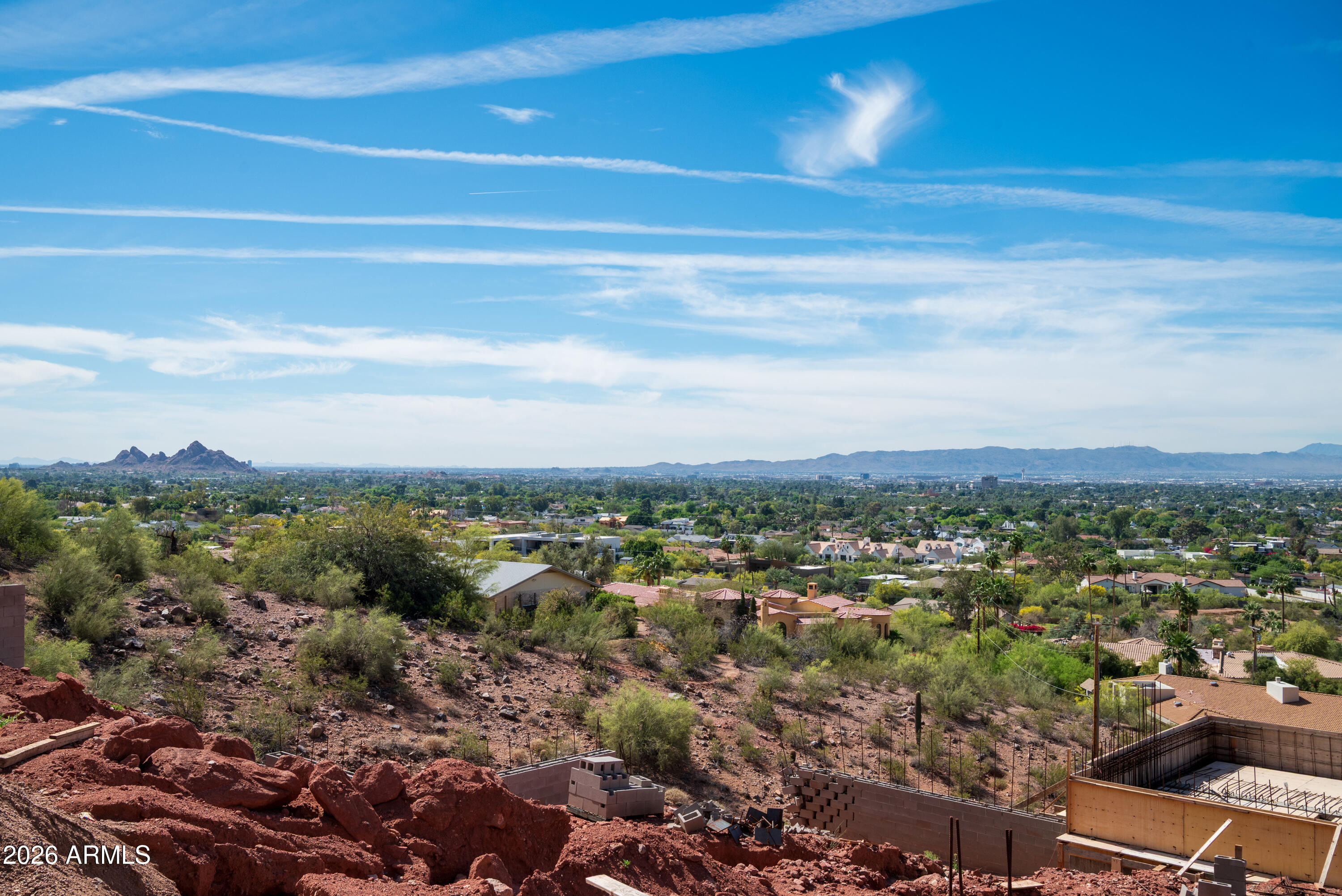 RED ROCK - Land