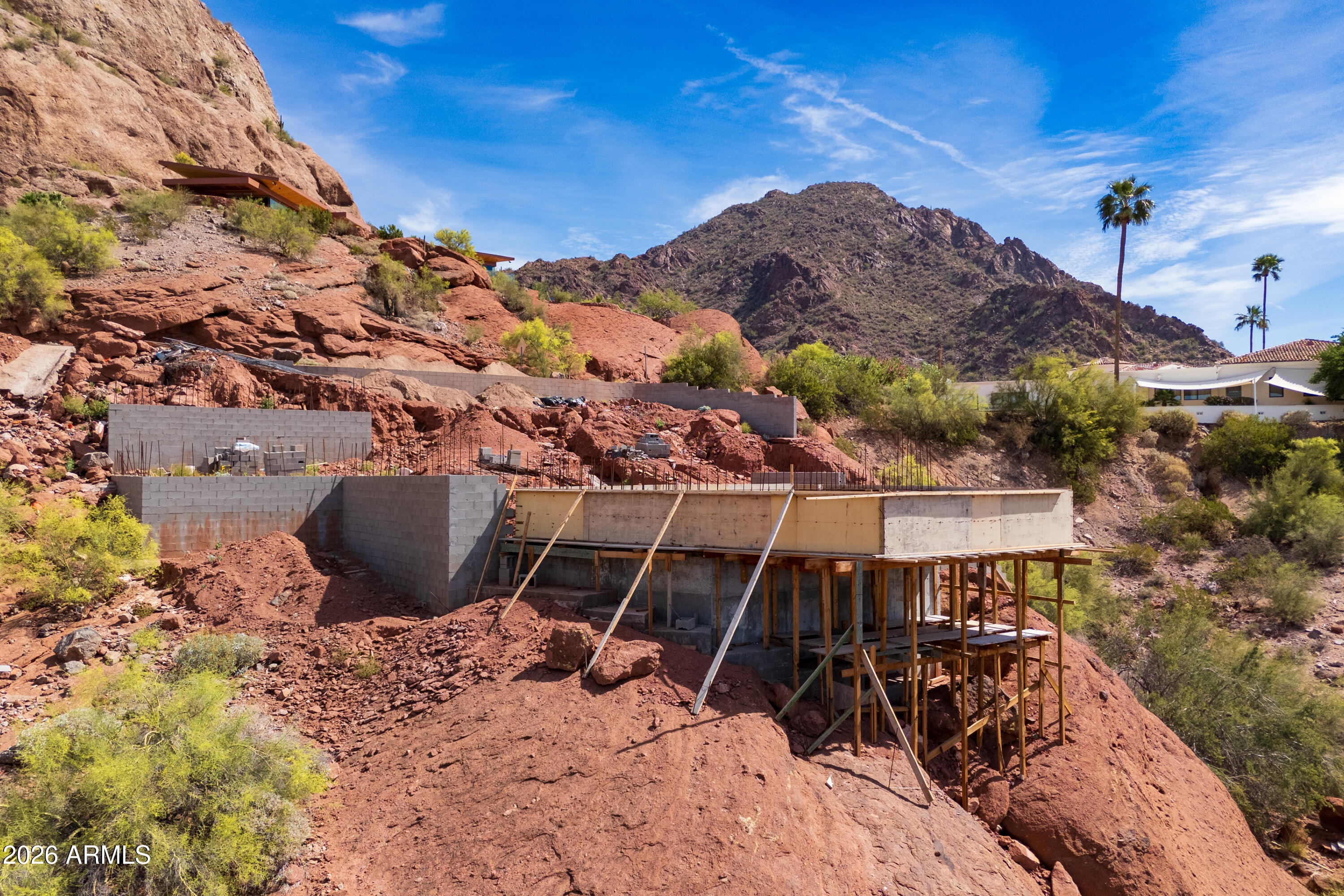 RED ROCK - Land