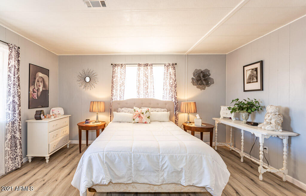Thunderbird Mobile Home Park - Residential