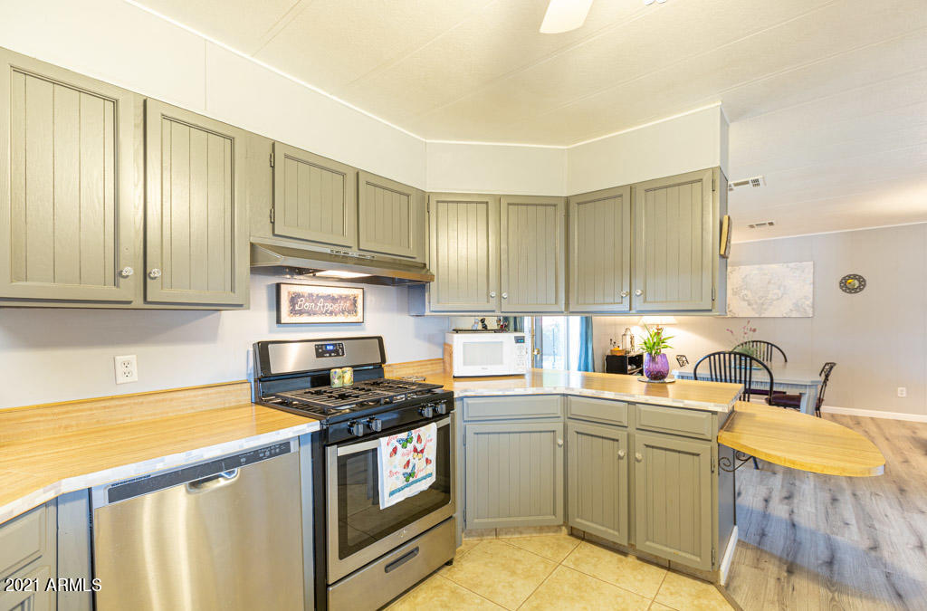 Thunderbird Mobile Home Park - Residential