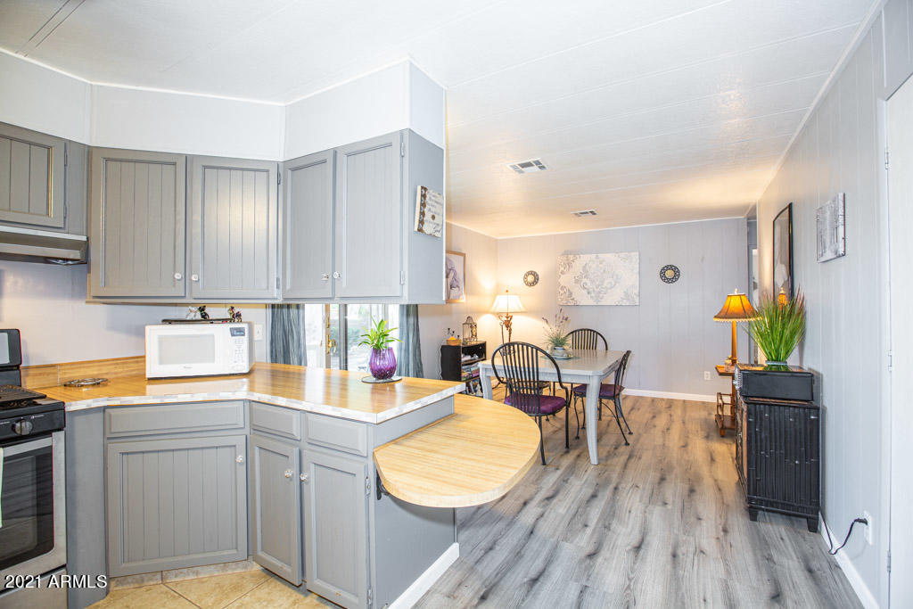 Thunderbird Mobile Home Park - Residential