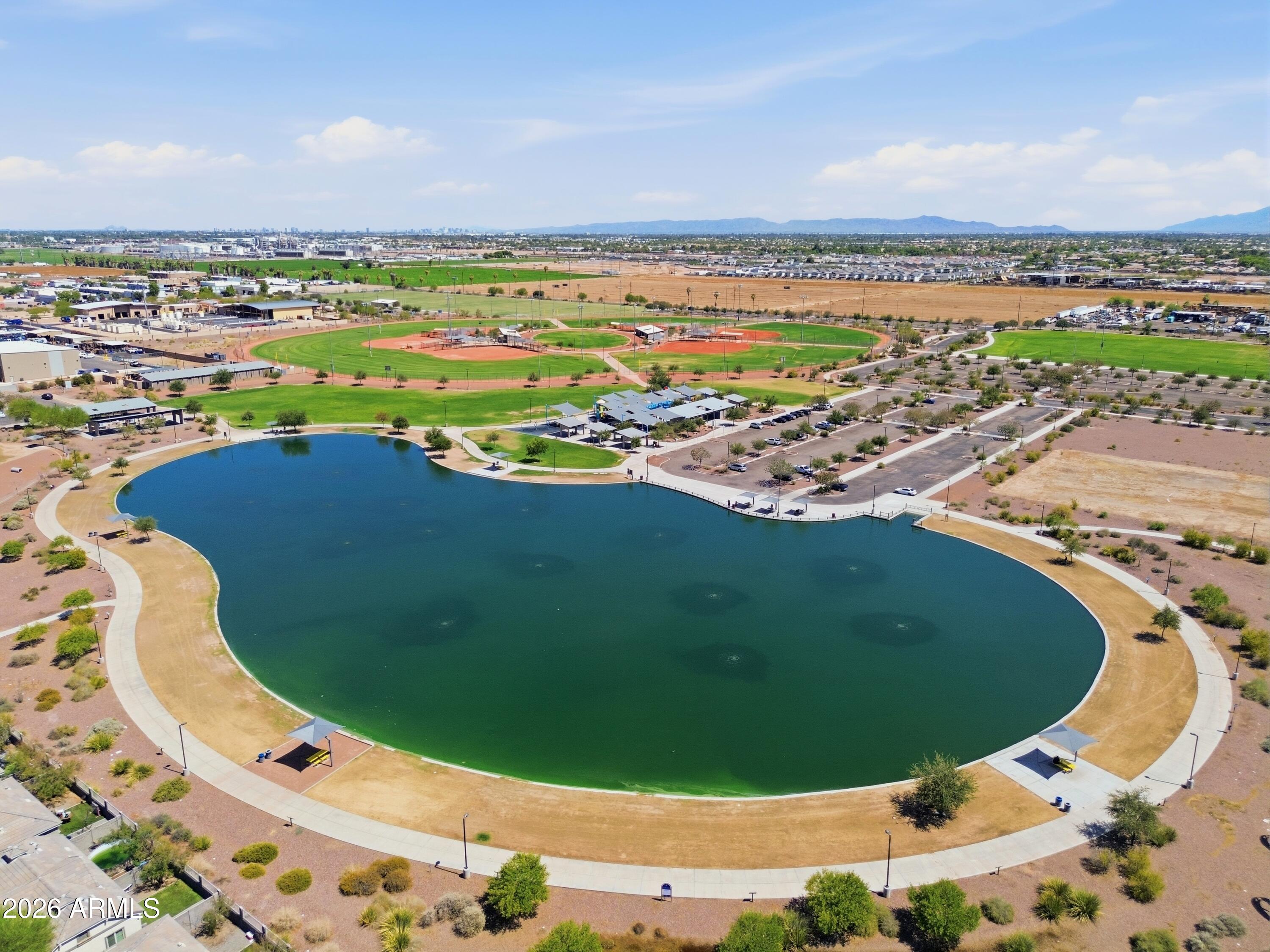 ROUNDTREE RANCH - Residential