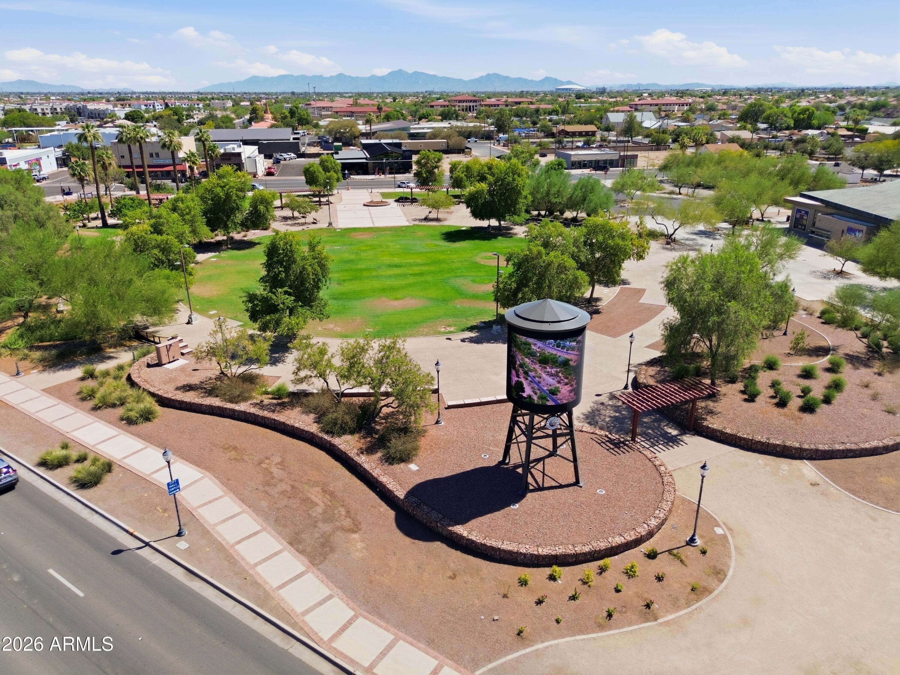 ROUNDTREE RANCH - Residential