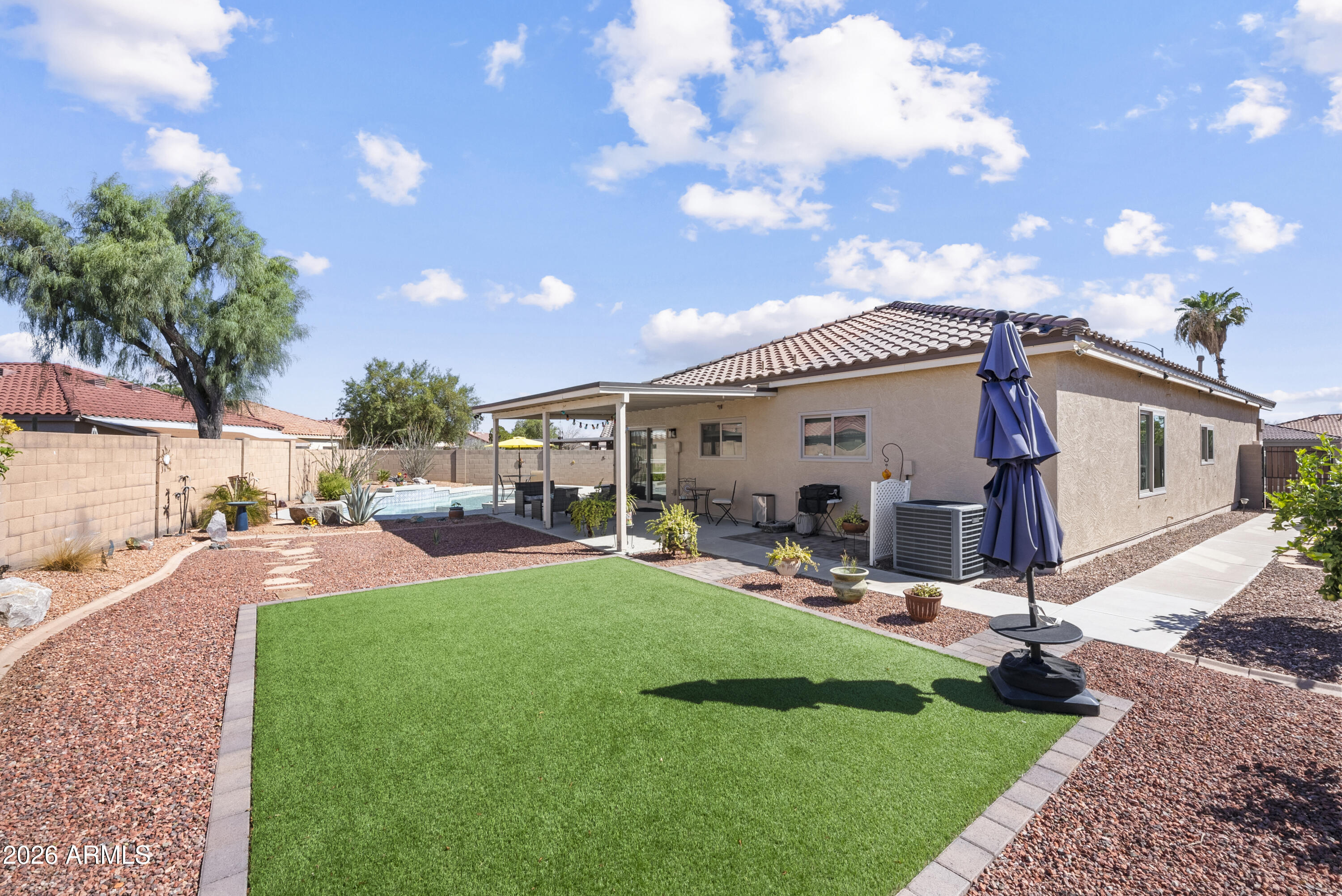 ROUNDTREE RANCH - Residential