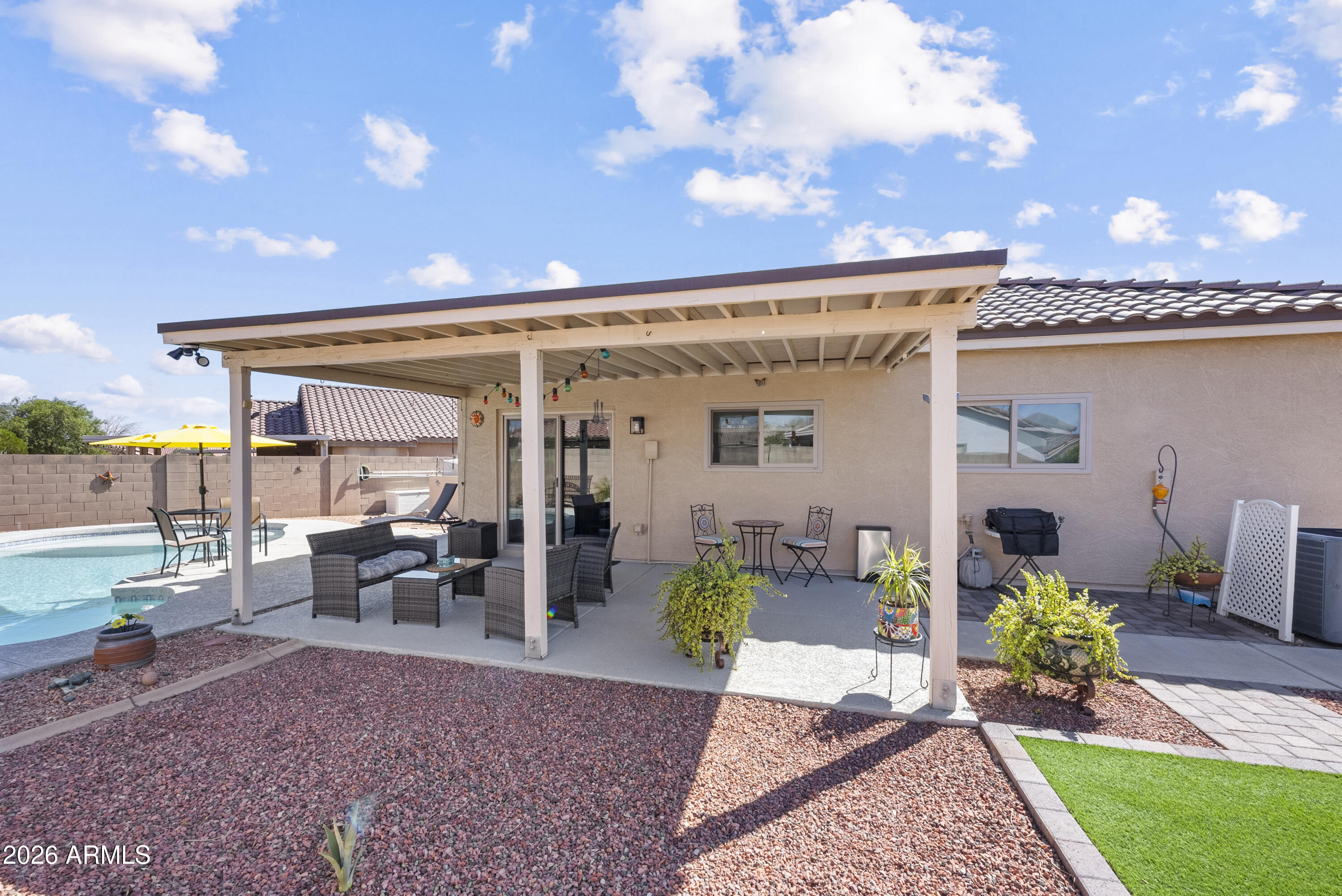 ROUNDTREE RANCH - Residential