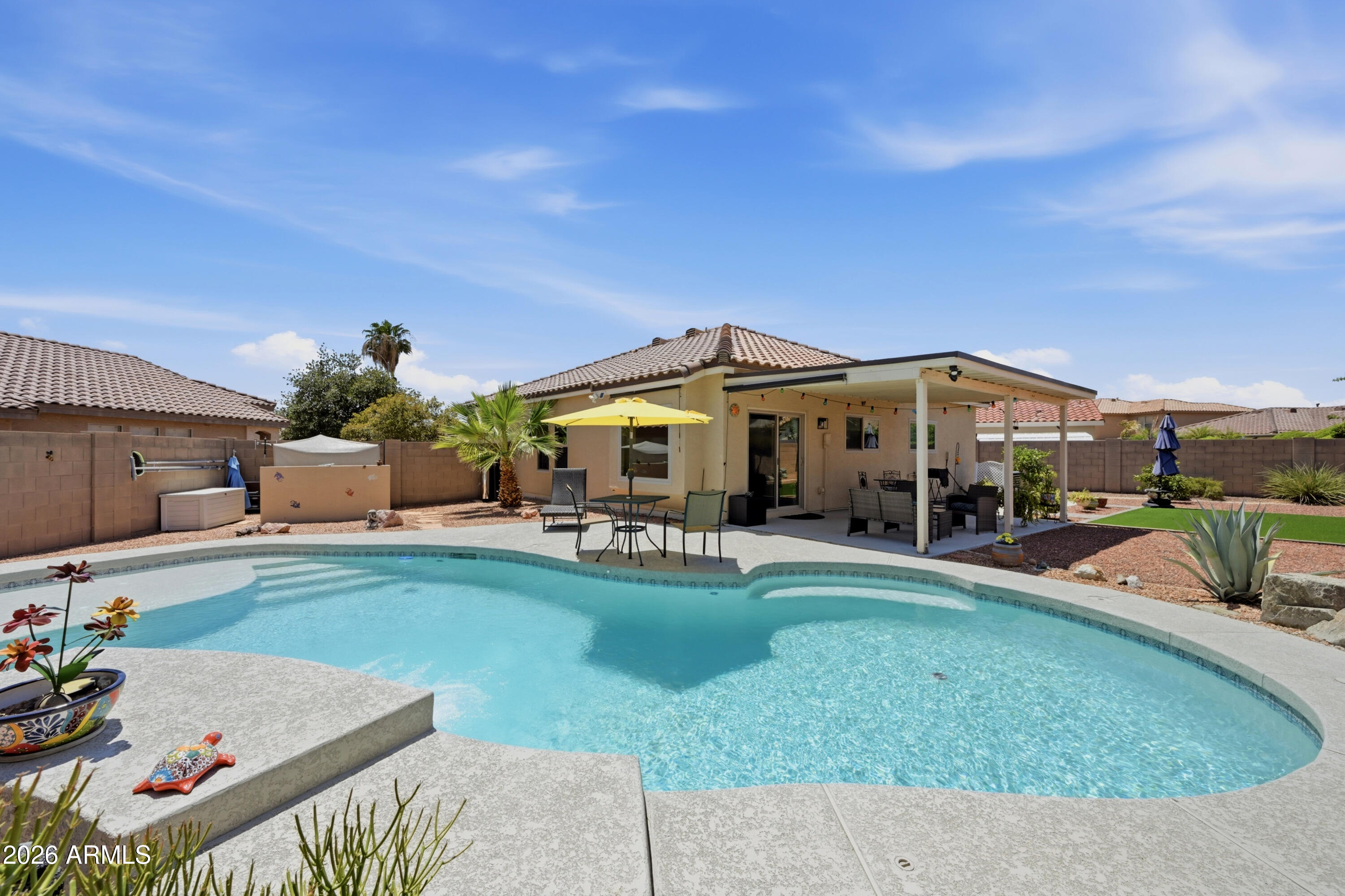 ROUNDTREE RANCH - Residential