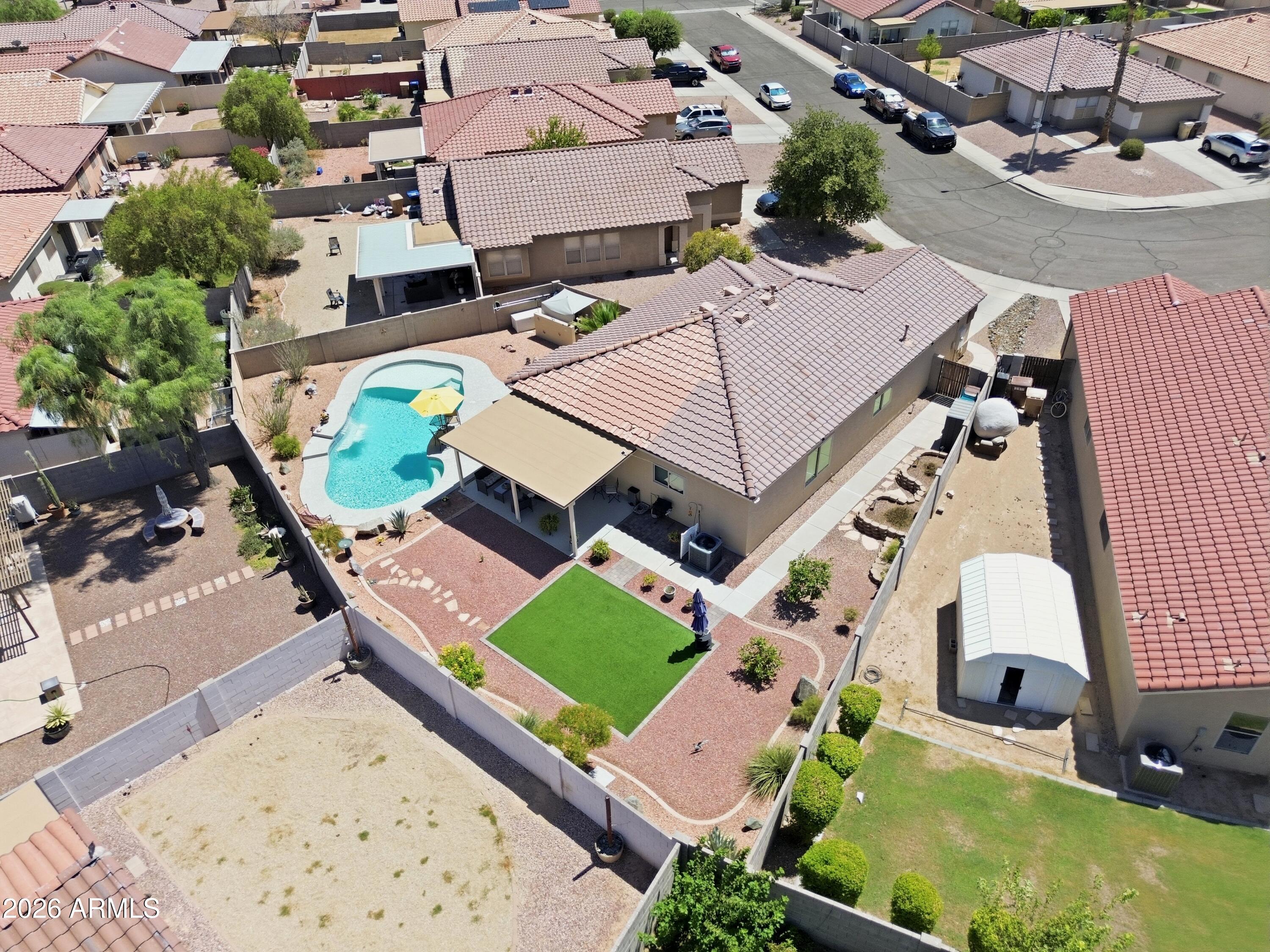 ROUNDTREE RANCH - Residential