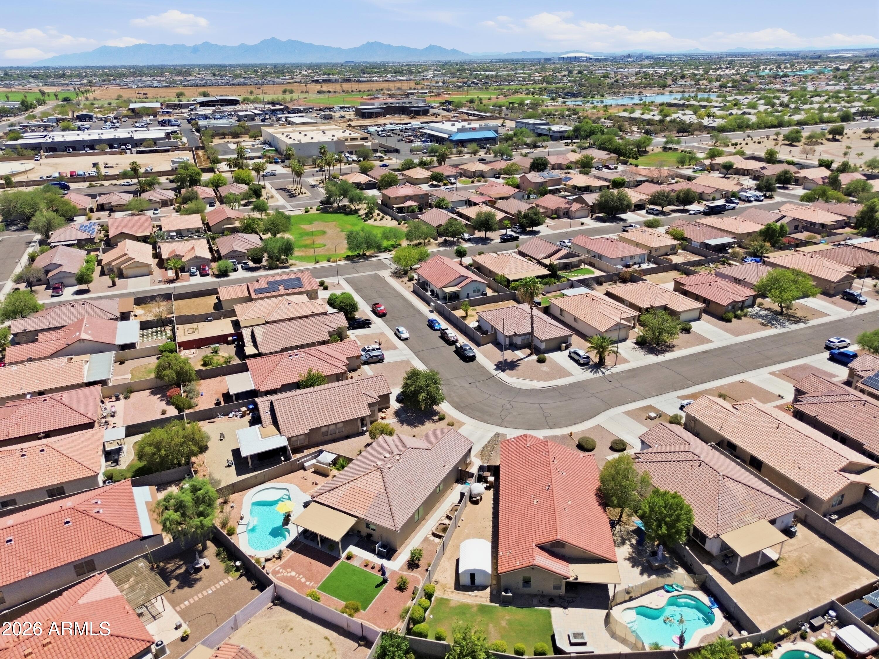 ROUNDTREE RANCH - Residential