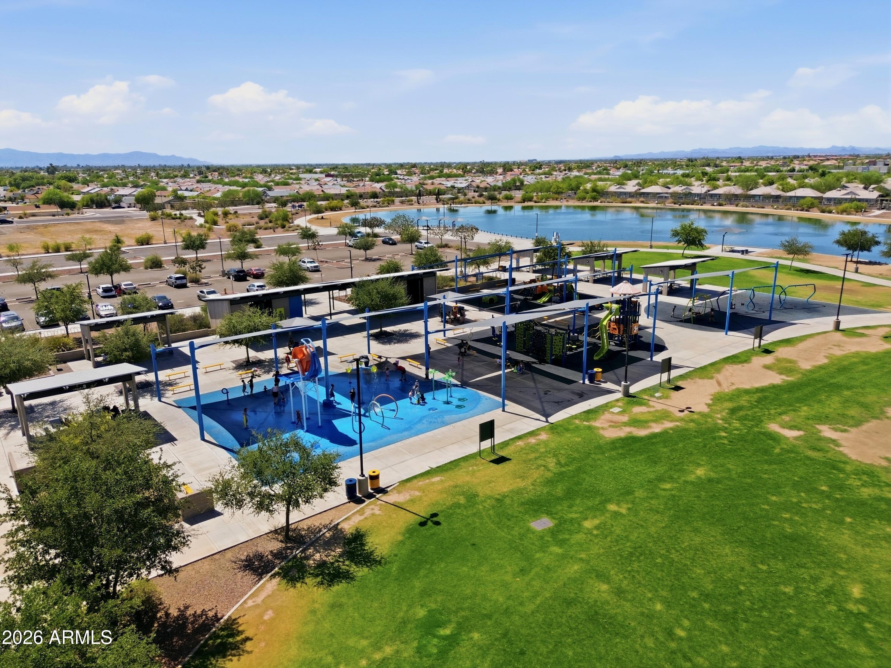 ROUNDTREE RANCH - Residential