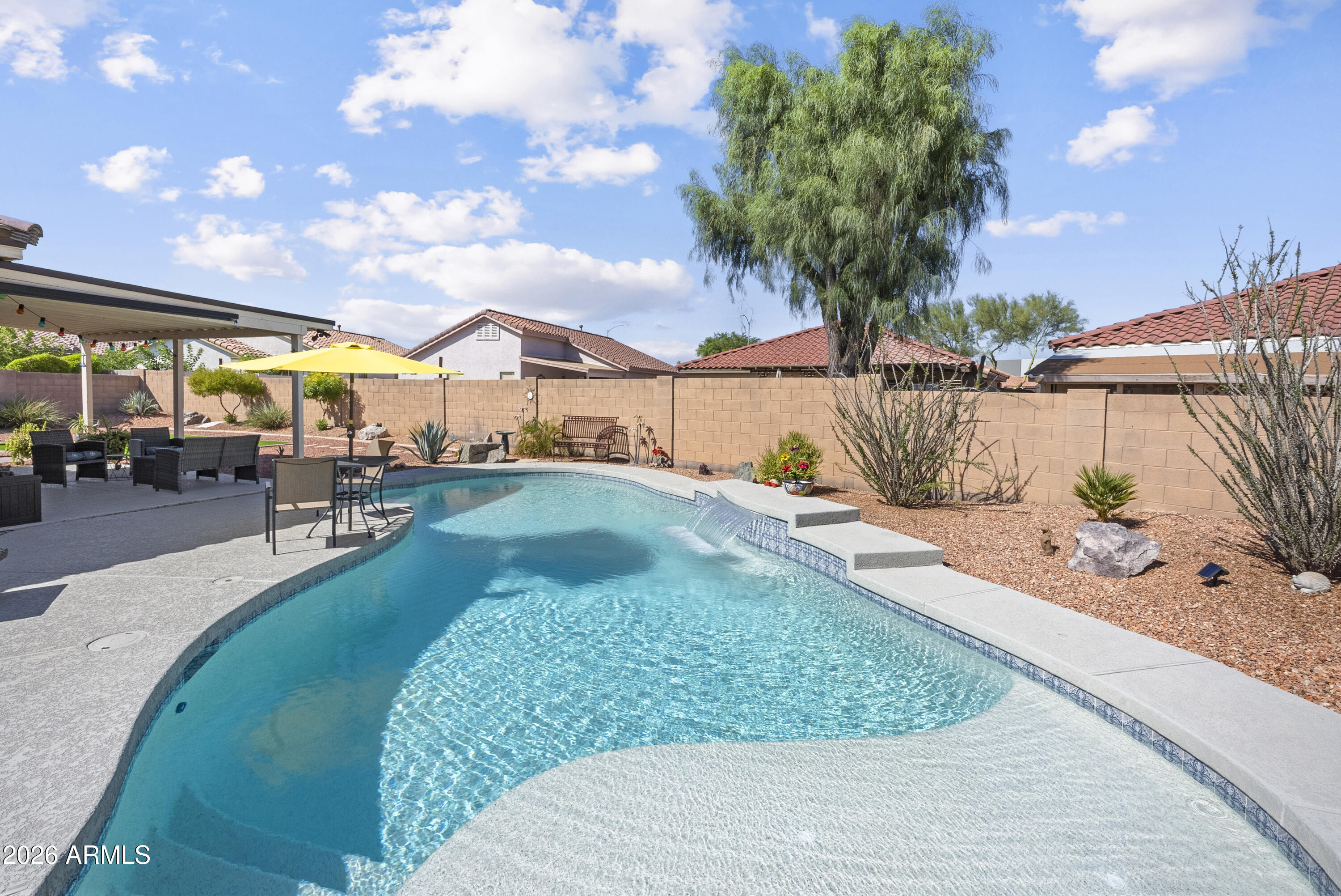 ROUNDTREE RANCH - Residential