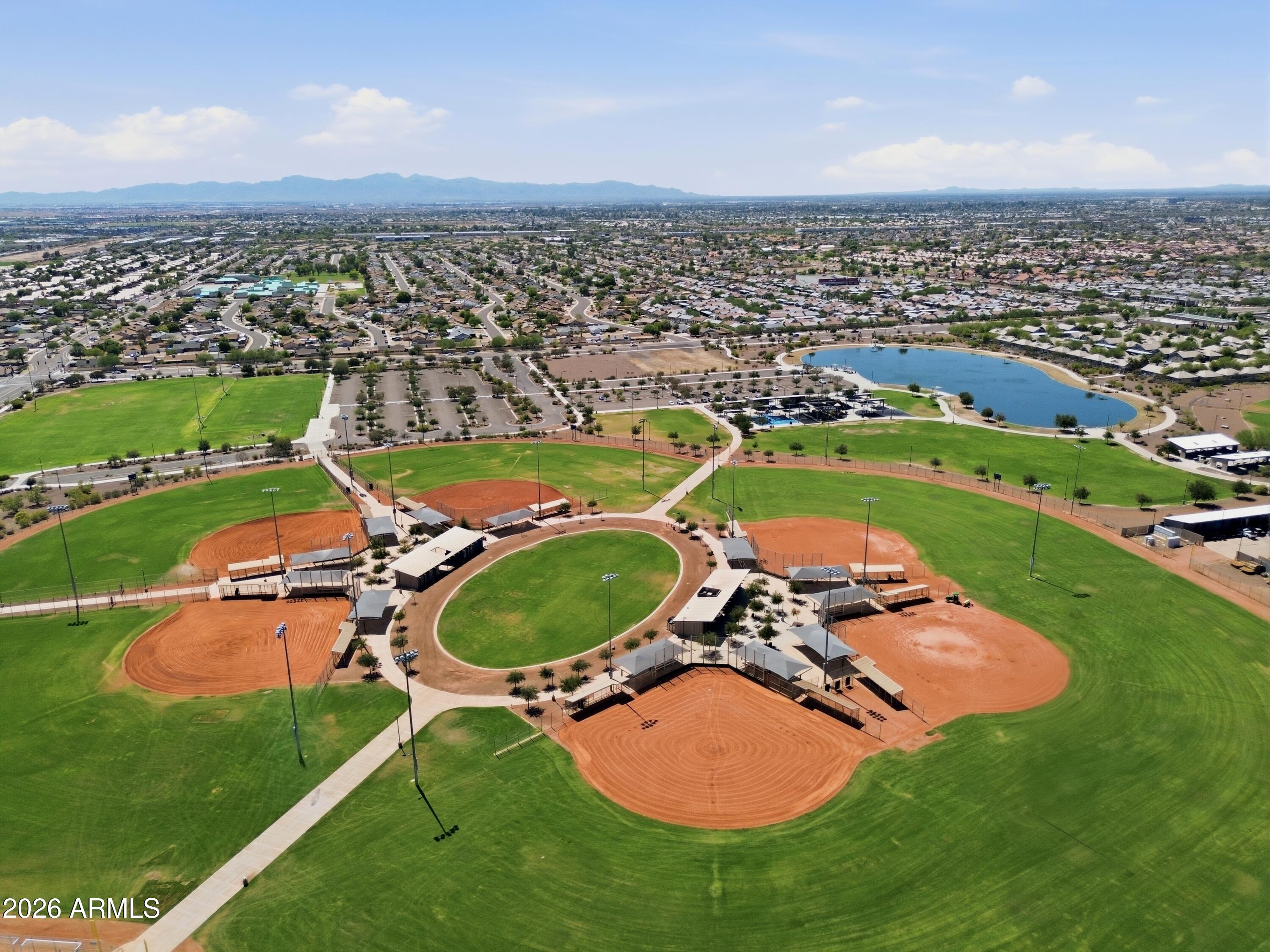 ROUNDTREE RANCH - Residential