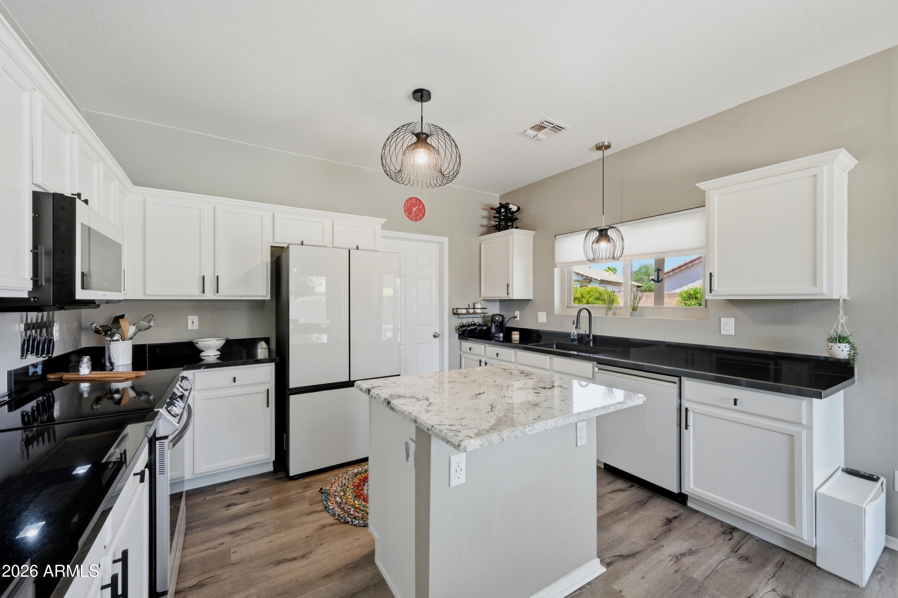 ROUNDTREE RANCH - Residential