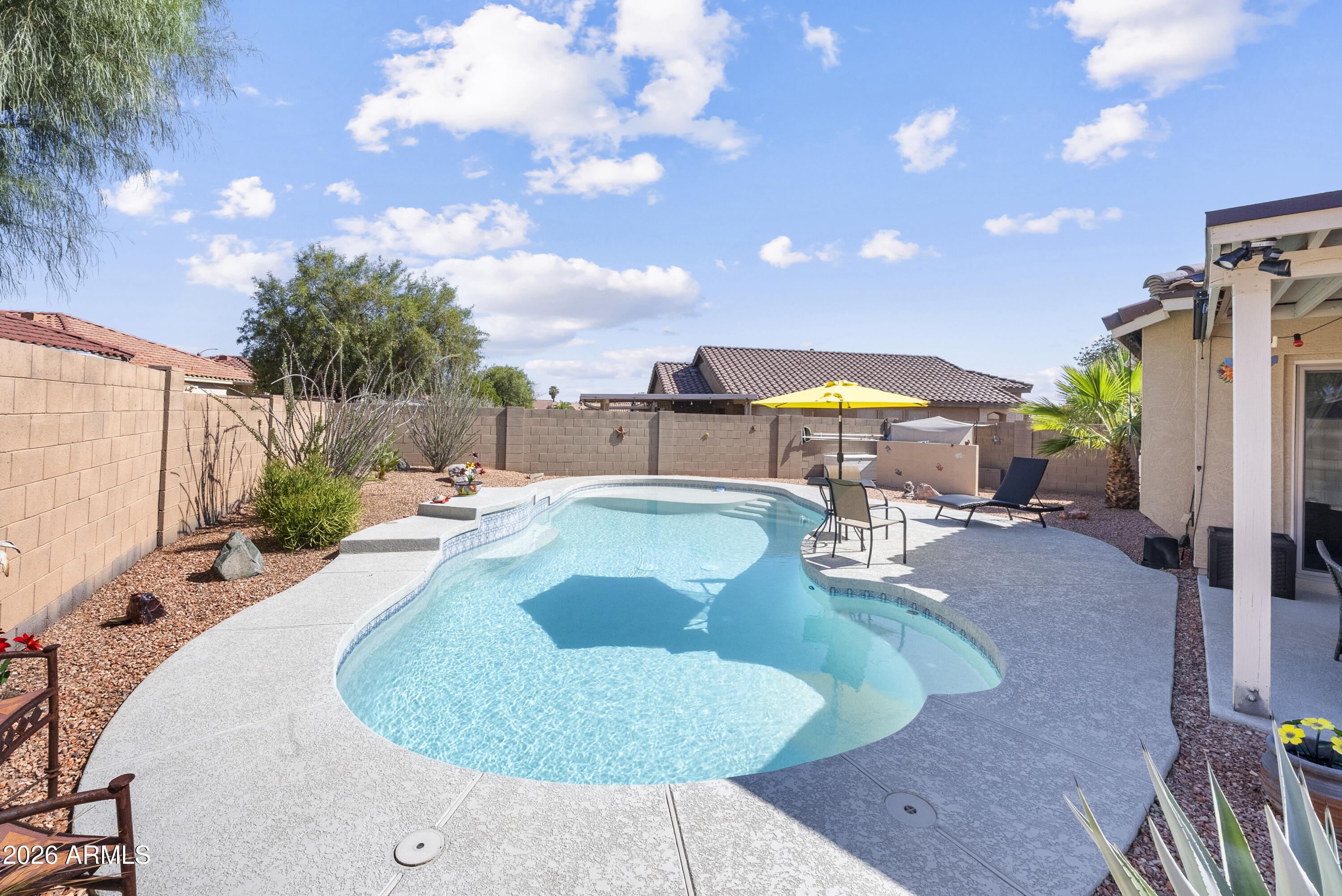 ROUNDTREE RANCH - Residential