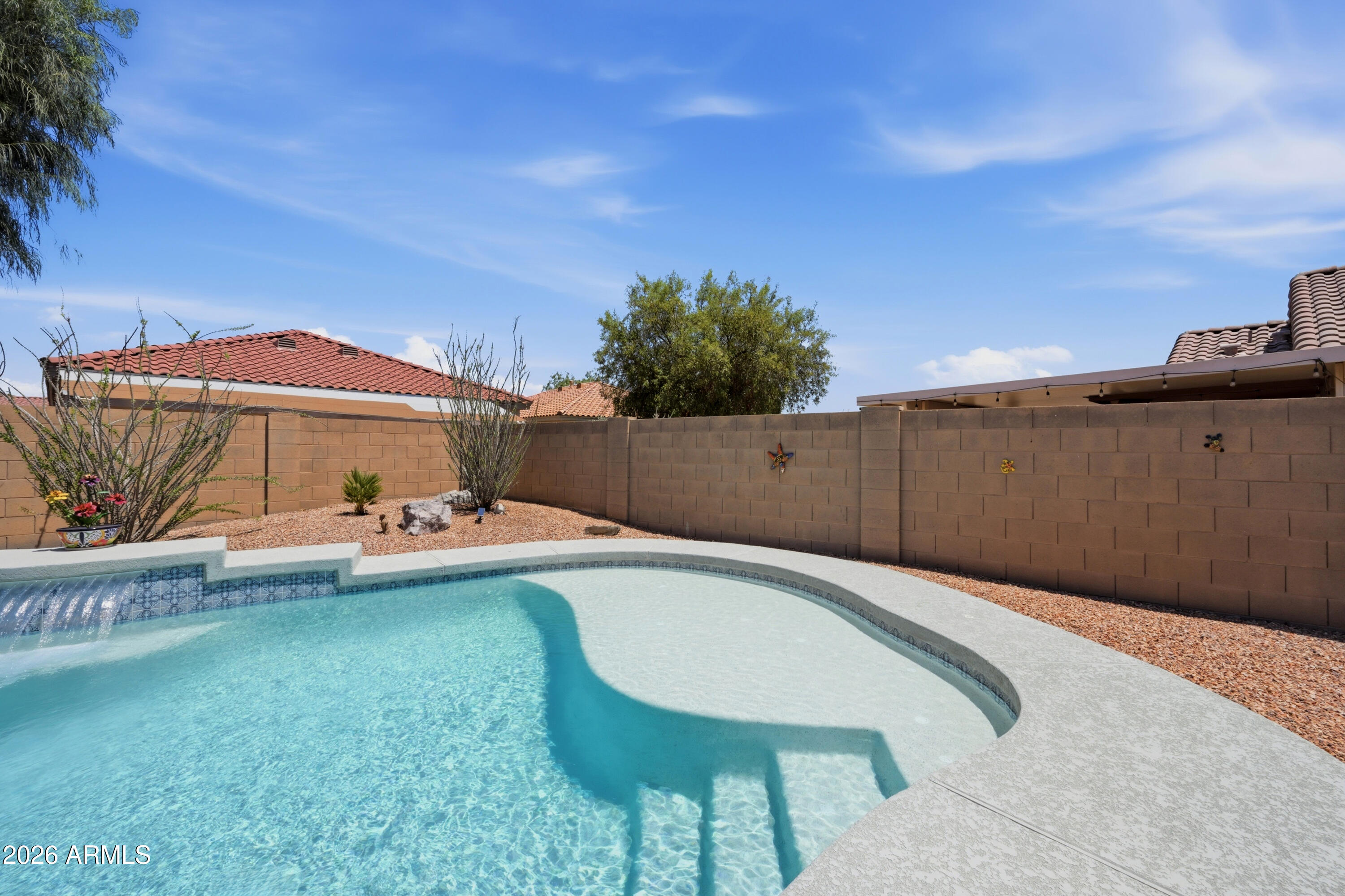 ROUNDTREE RANCH - Residential