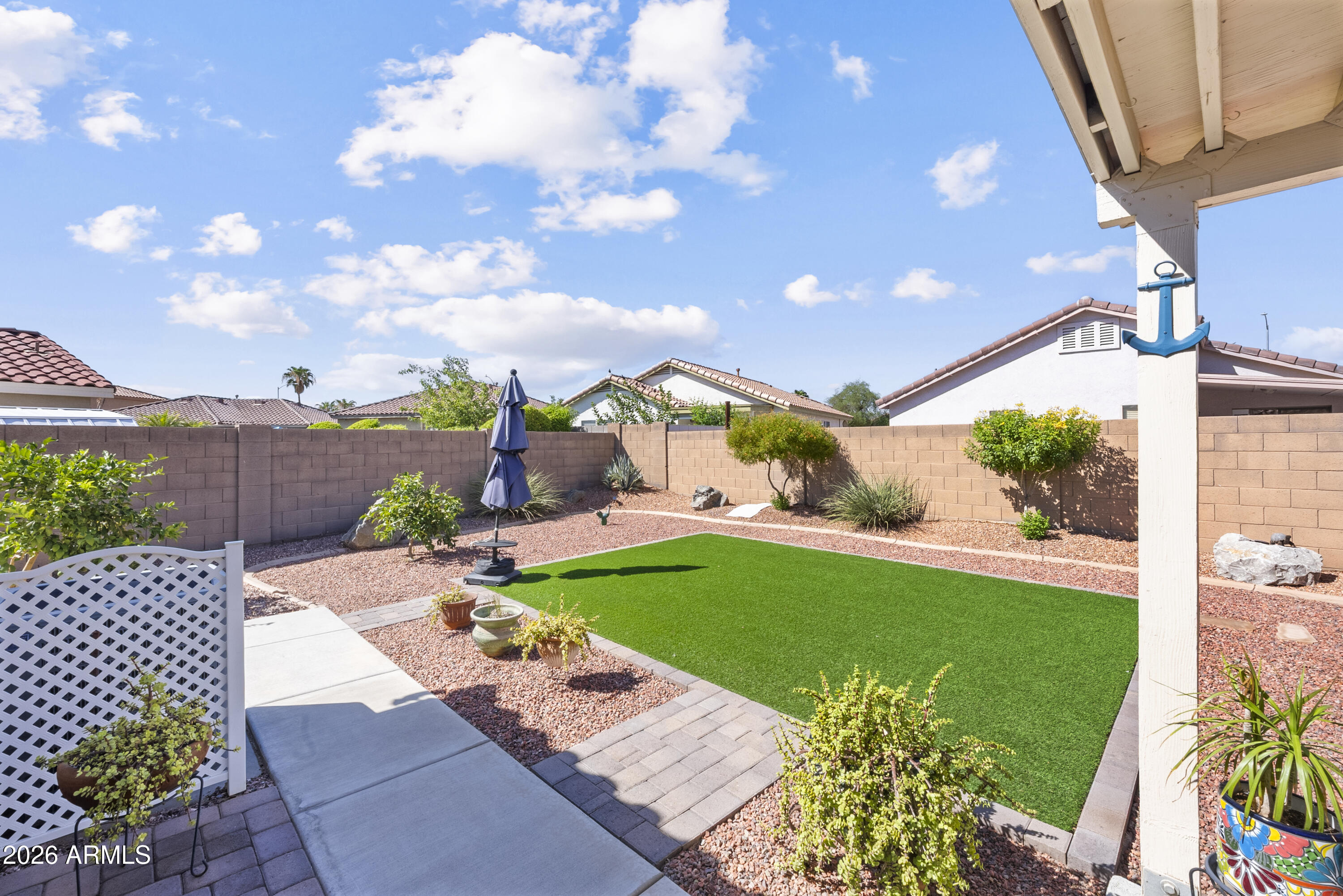 ROUNDTREE RANCH - Residential