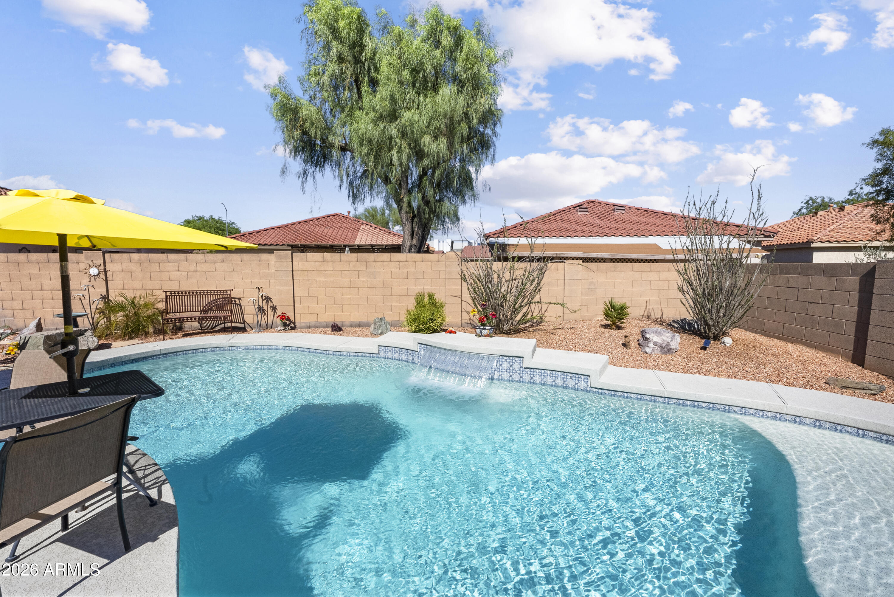 ROUNDTREE RANCH - Residential
