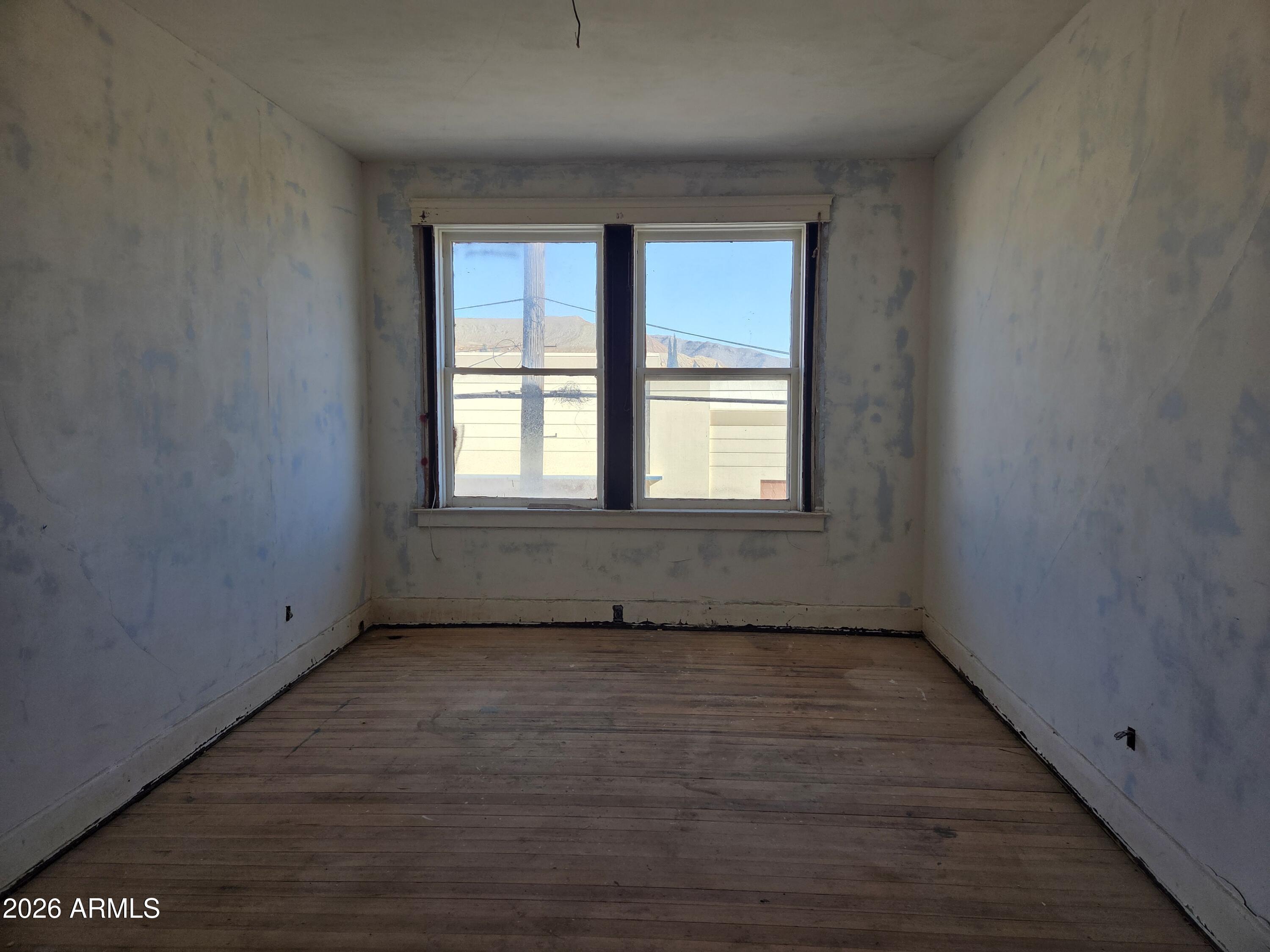 Warren - Commercial Sale