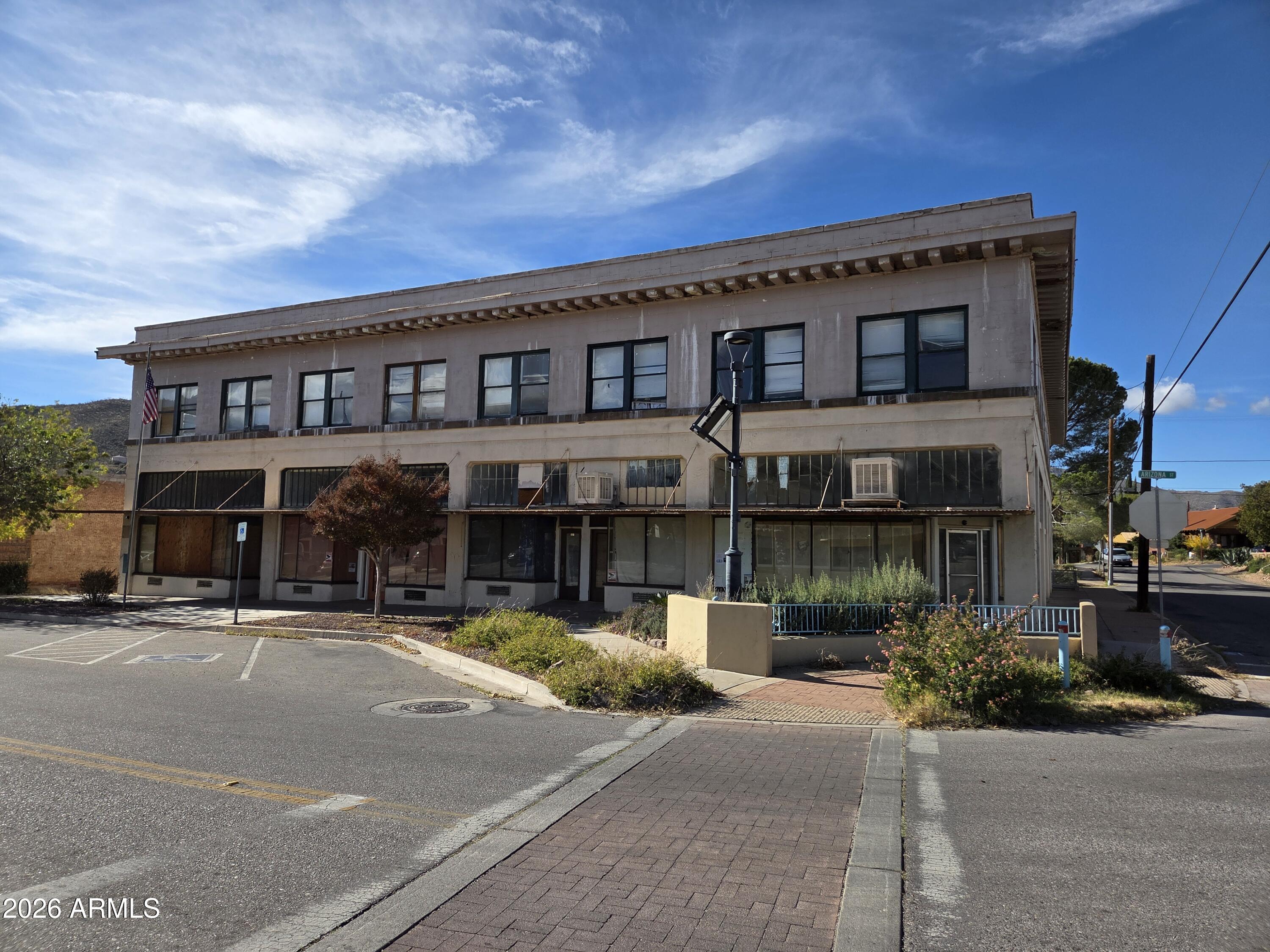 Warren - Commercial Sale