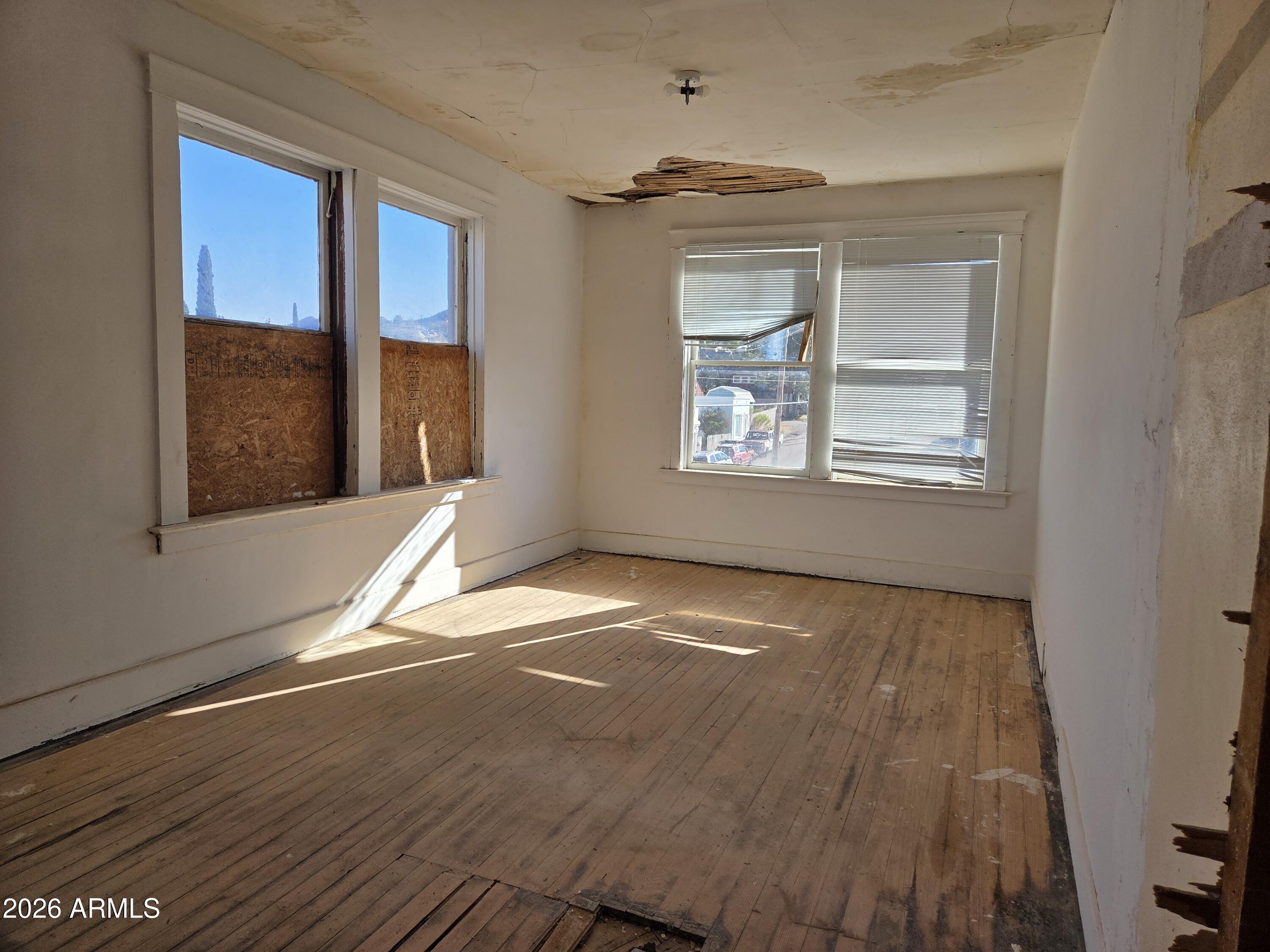 Warren - Commercial Sale