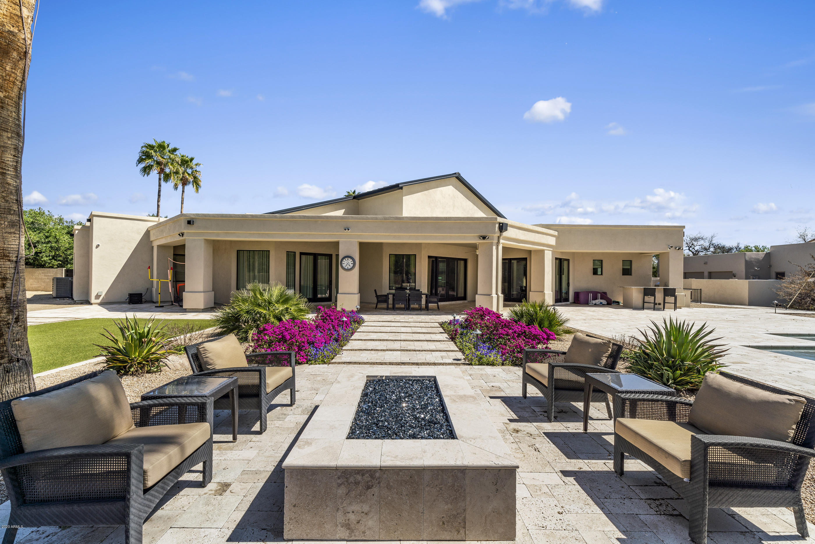 FANFOL MANOR - Residential