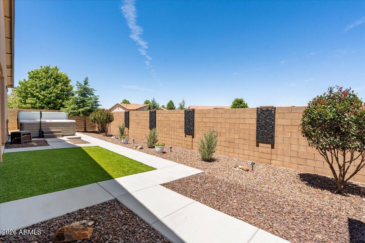 VIEWPOINT NORTH 15 - Residential