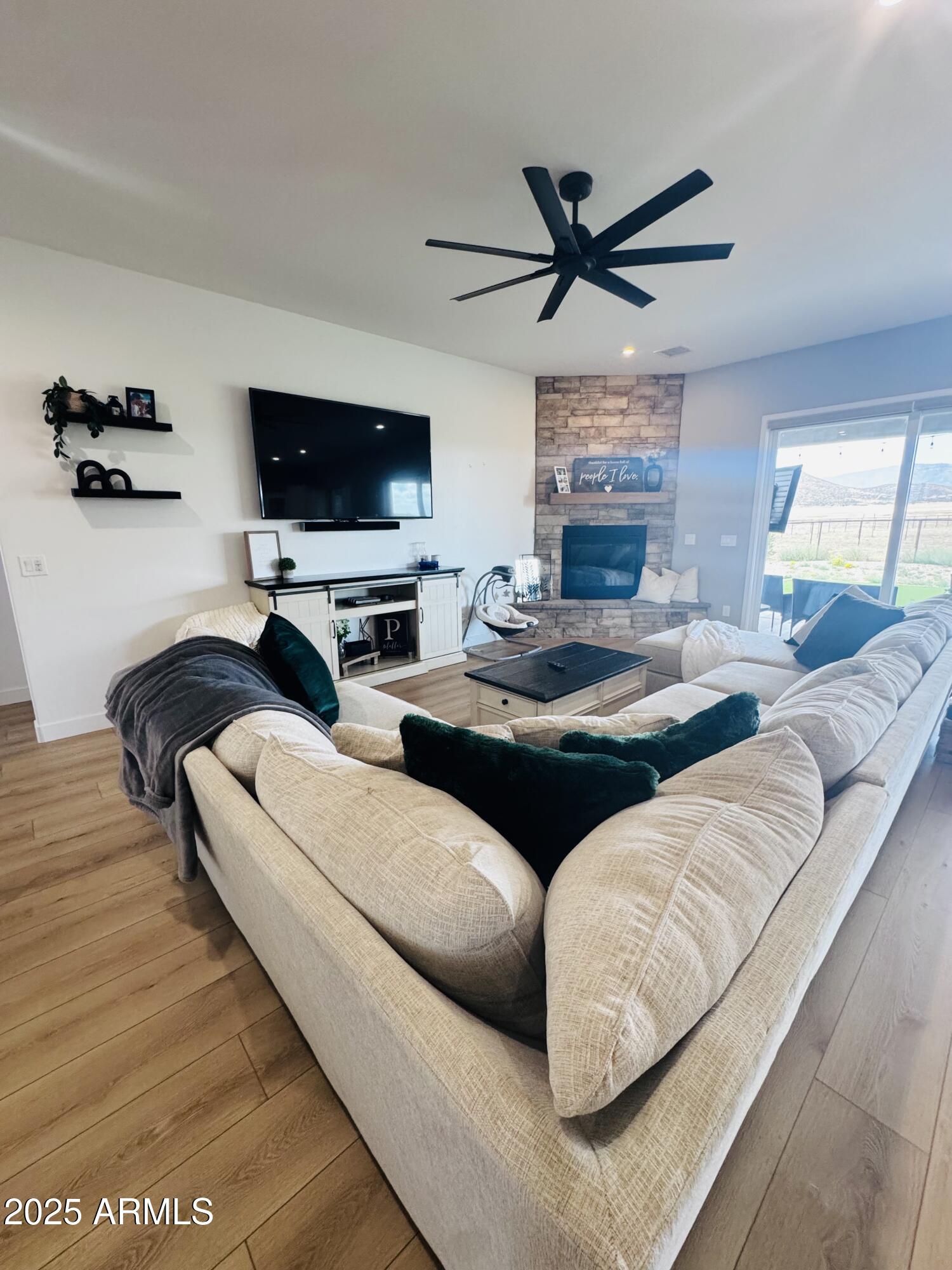 LONESOME VALLEY - Residential