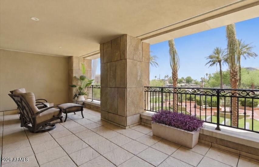 SCOTTSDALE WATERFRONT RESIDENCES CONDOMINIUM - Residential