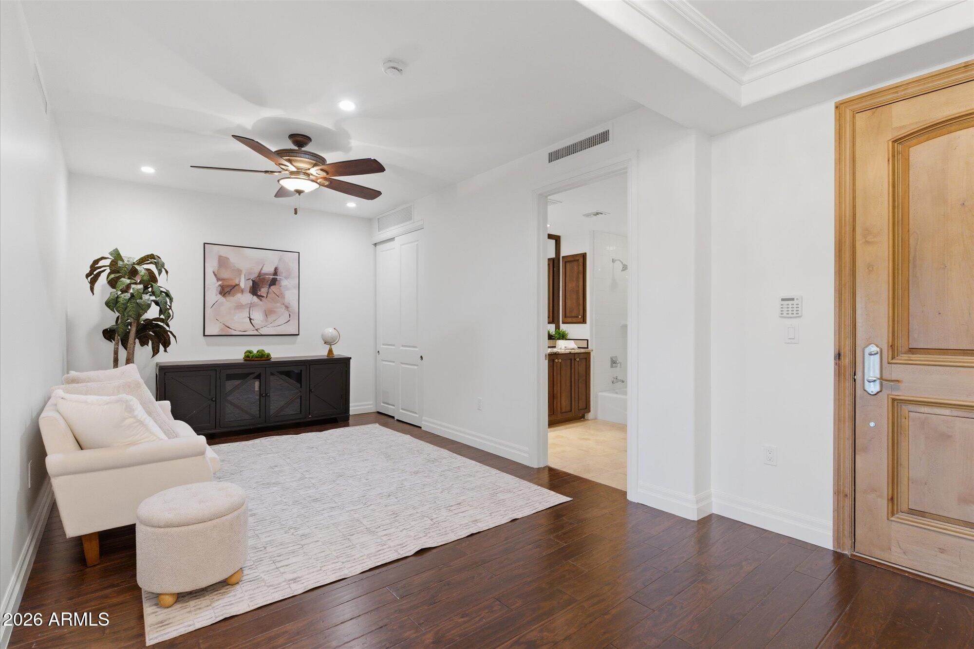 SCOTTSDALE WATERFRONT RESIDENCES CONDOMINIUM - Residential