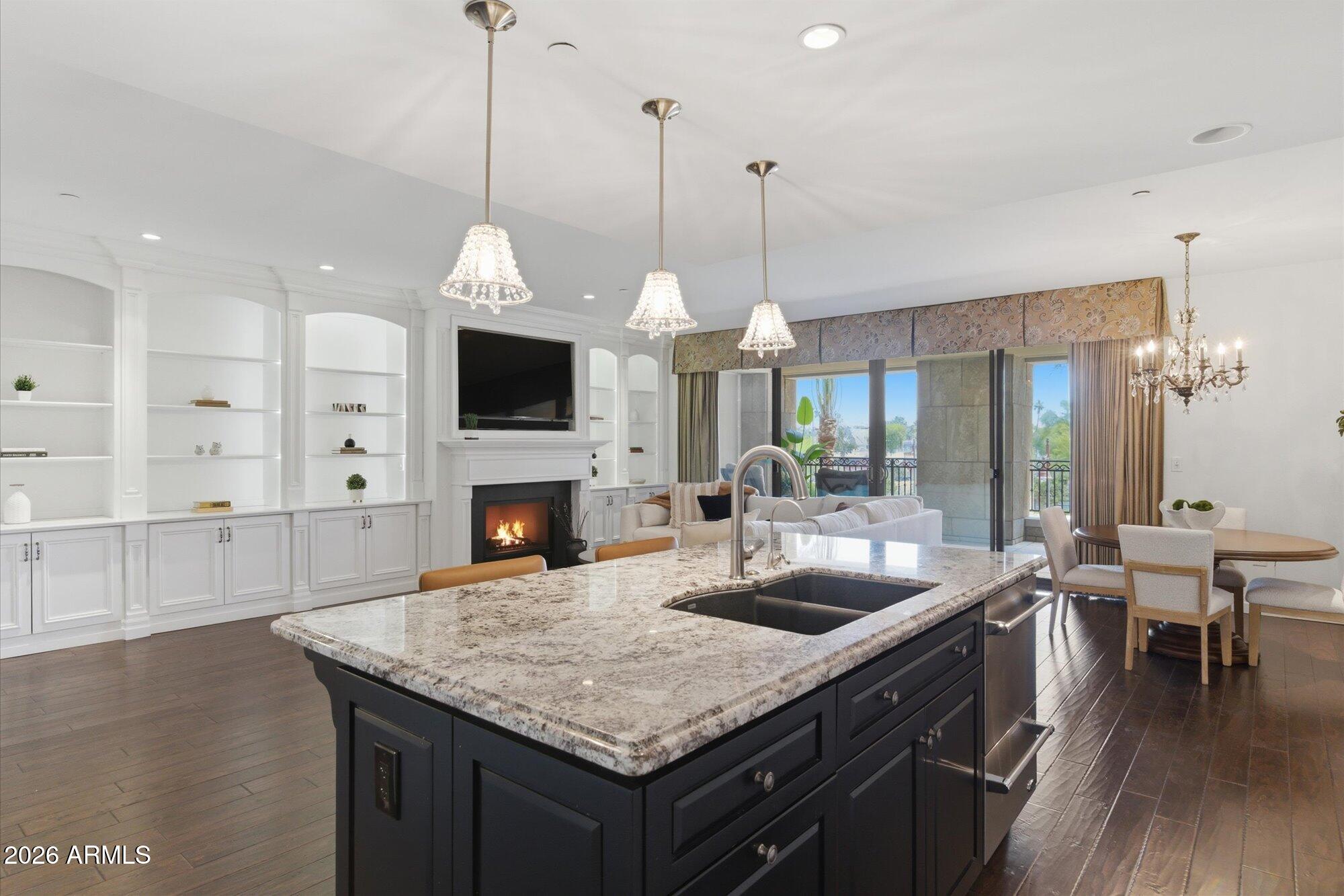 SCOTTSDALE WATERFRONT RESIDENCES CONDOMINIUM - Residential