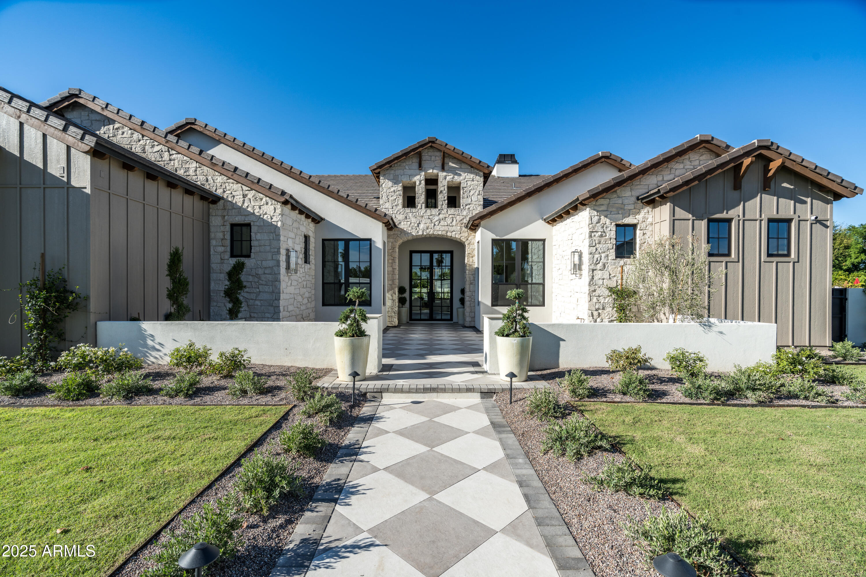SAVOY ESTATES - Residential