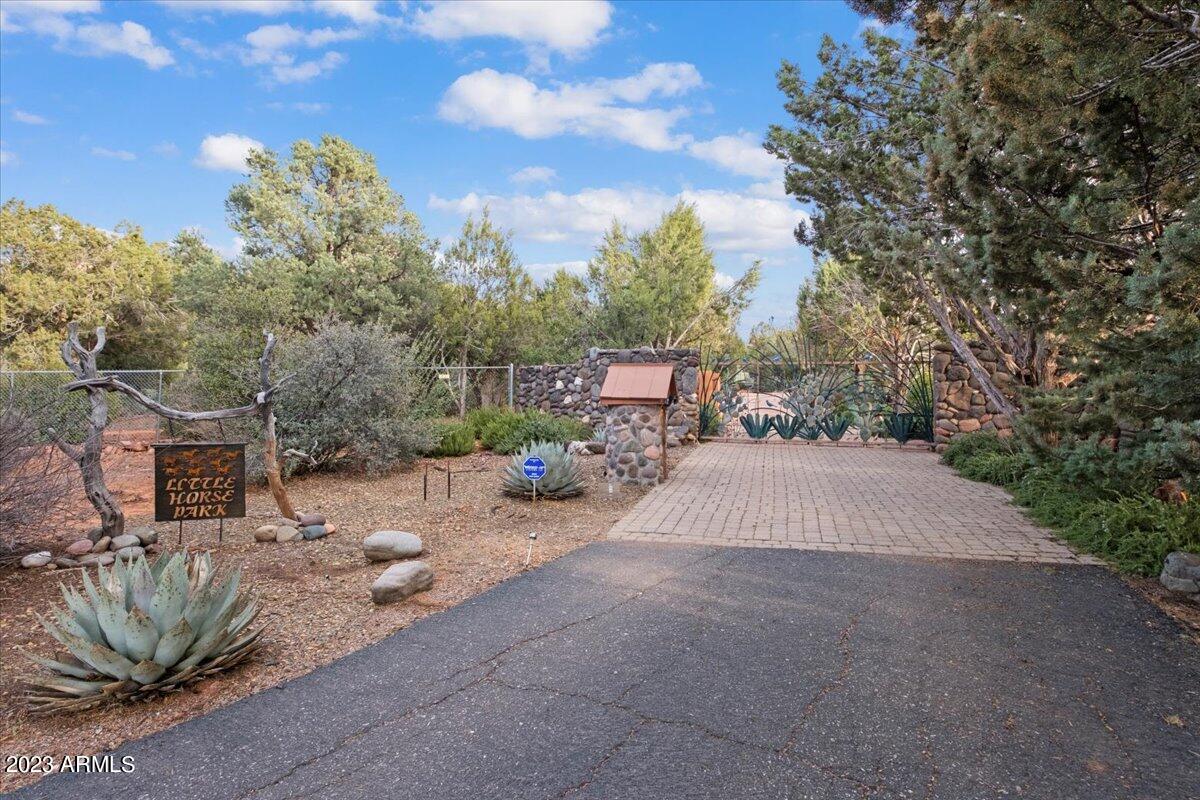 Little Horse Park - Residential