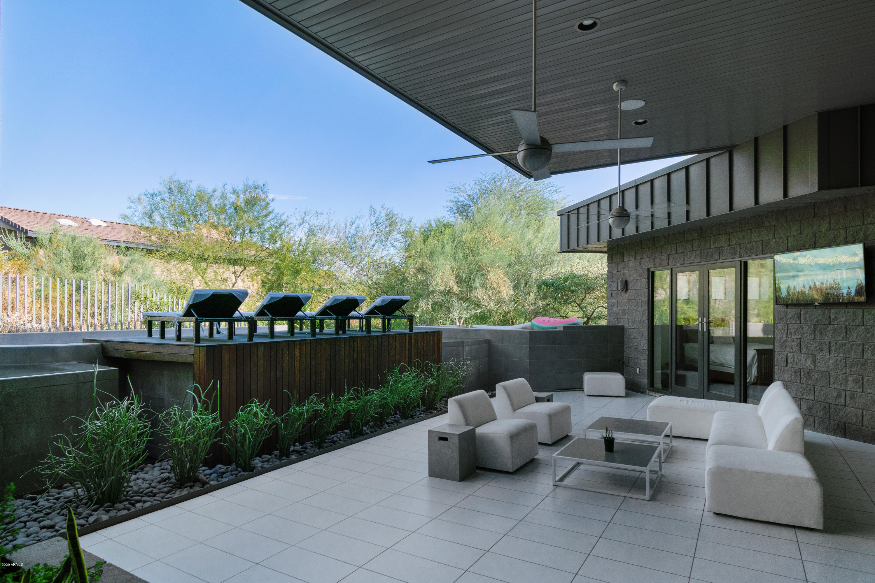 LA COLINA - Residential