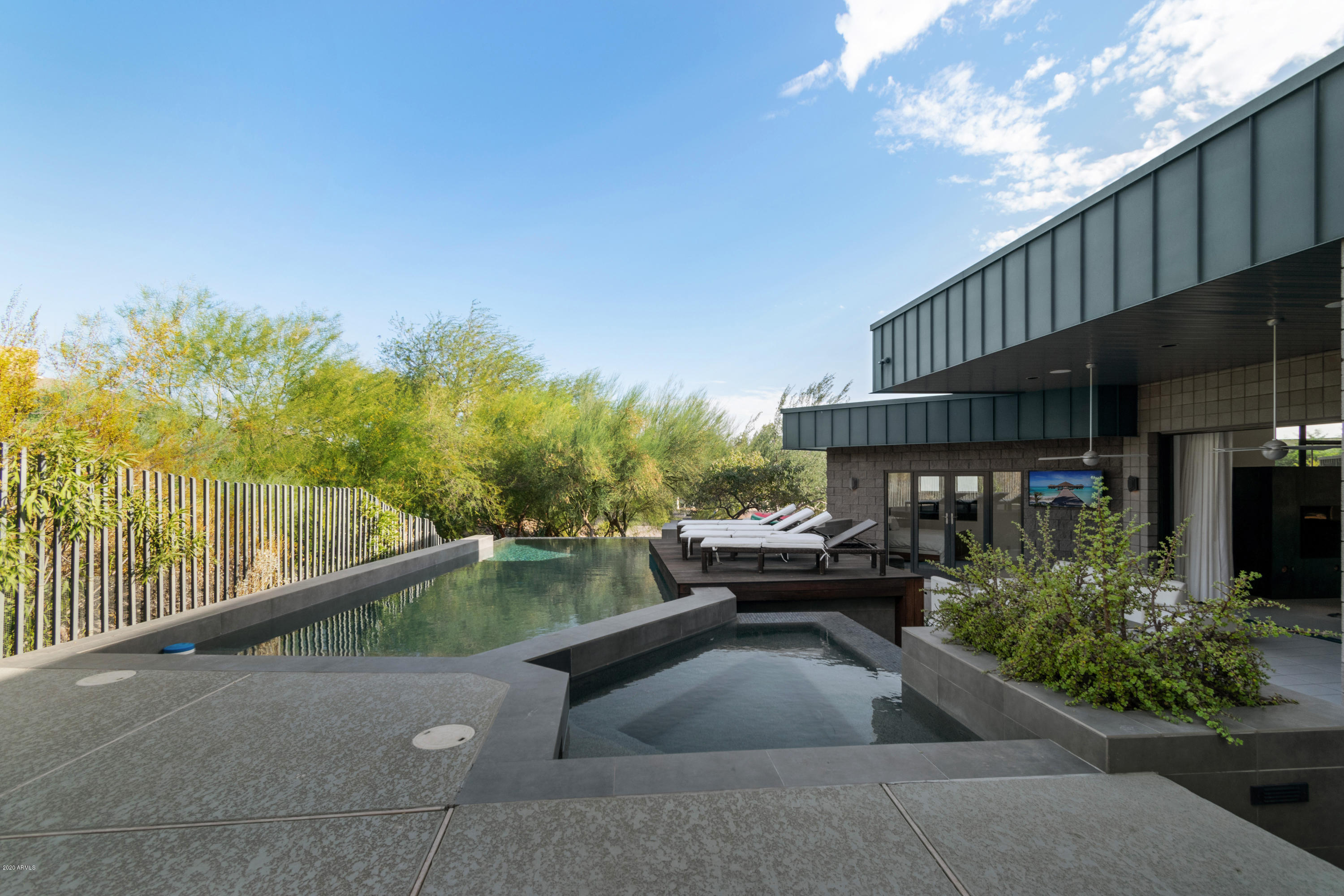 LA COLINA - Residential