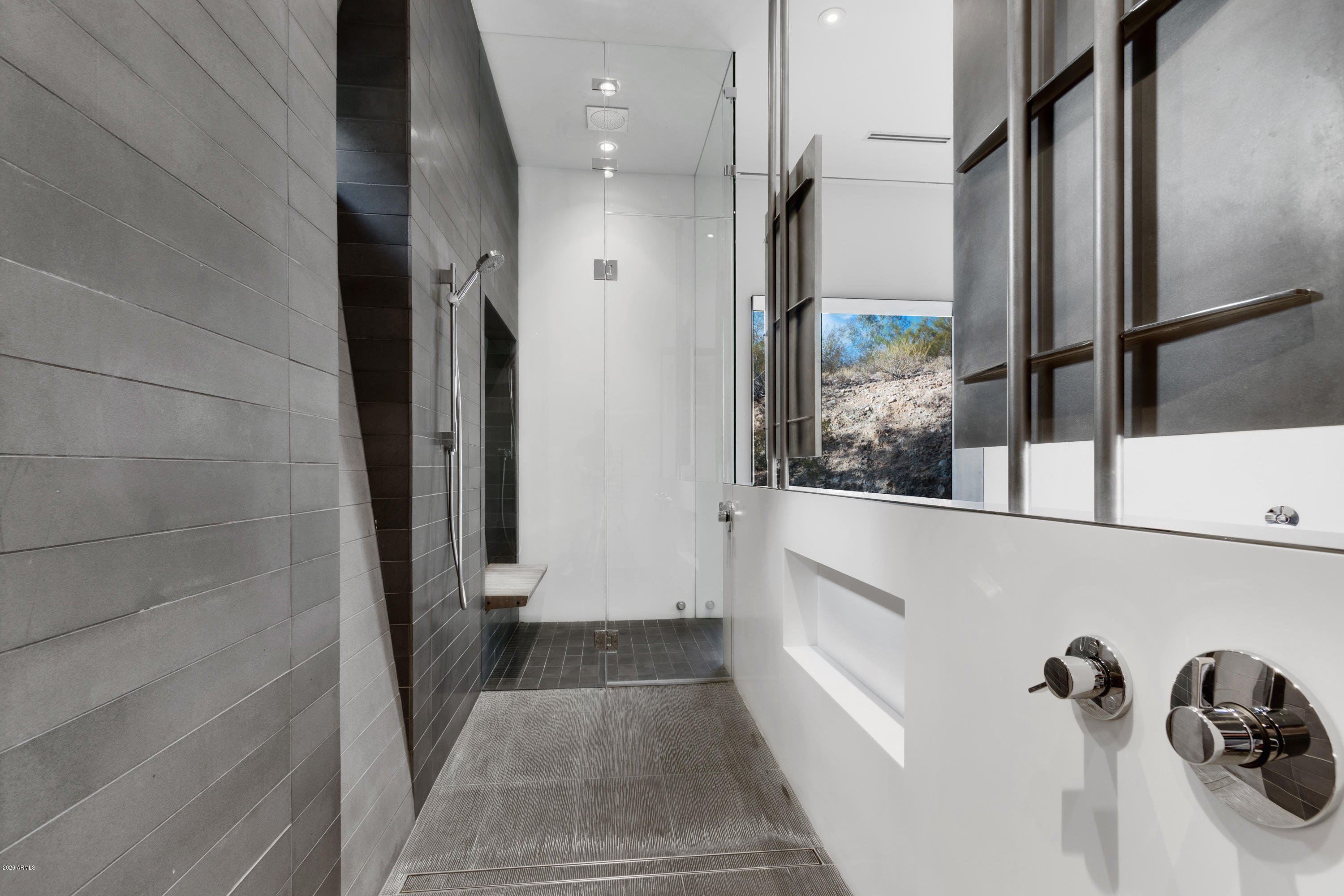 LA COLINA - Residential