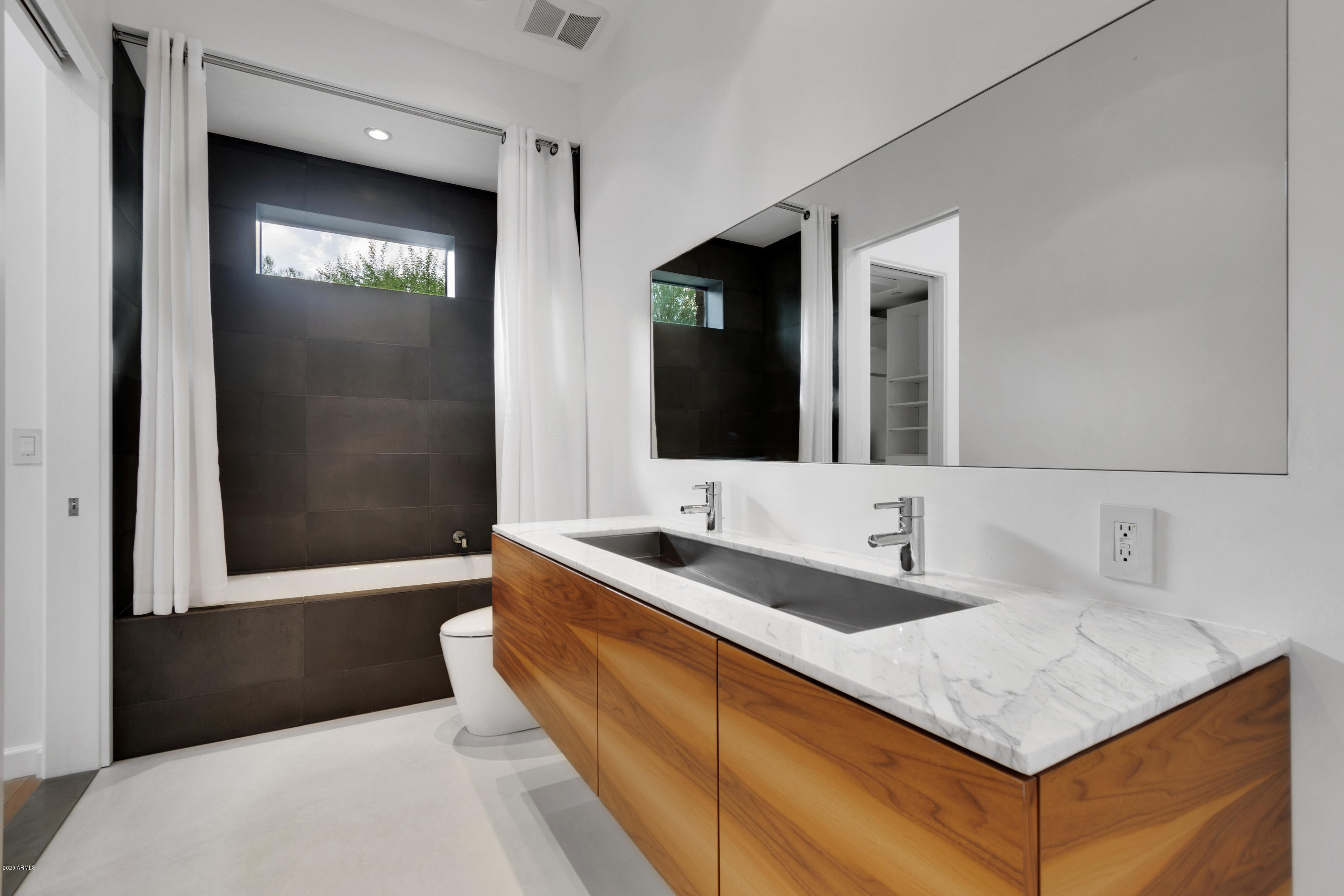 LA COLINA - Residential