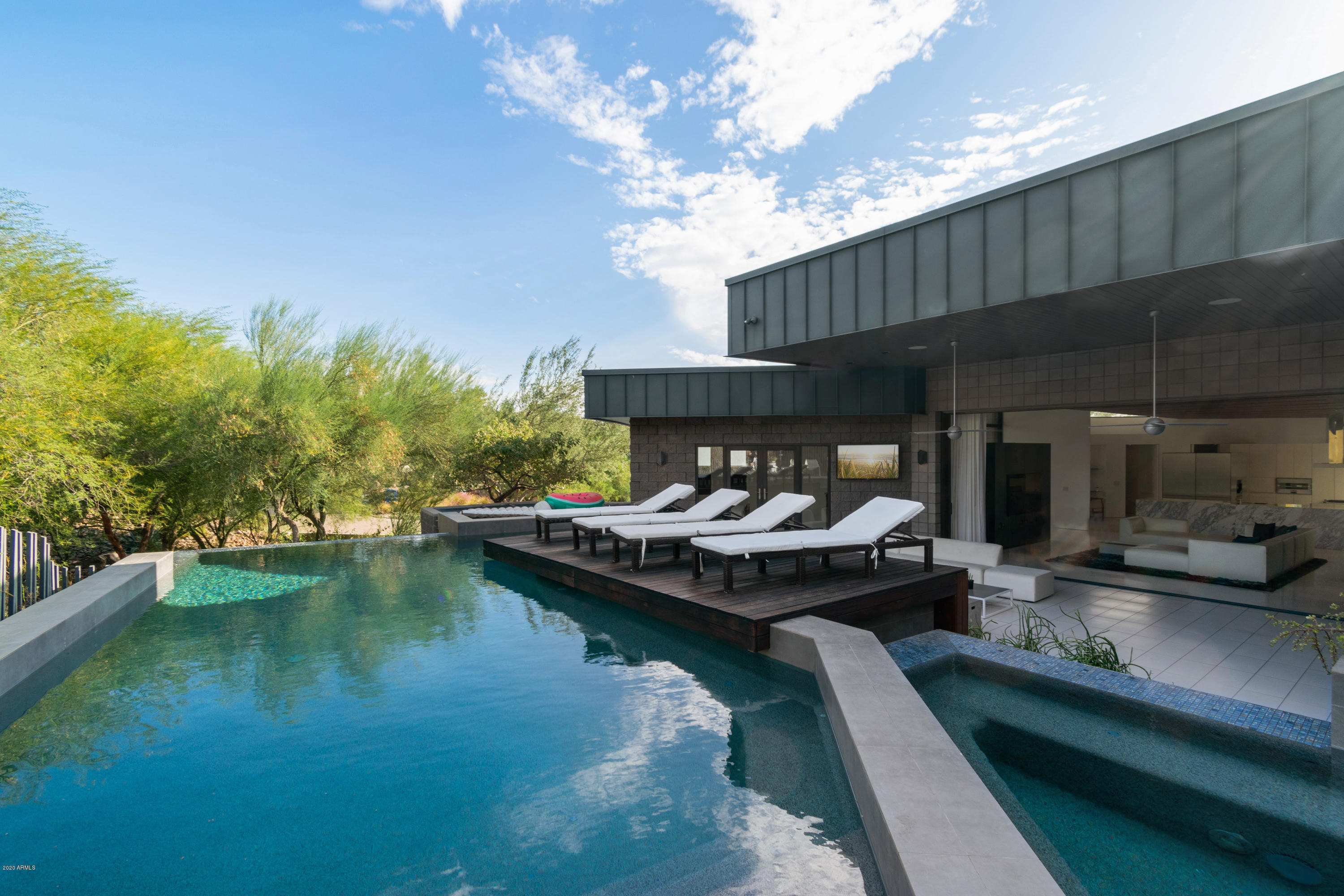 LA COLINA - Residential