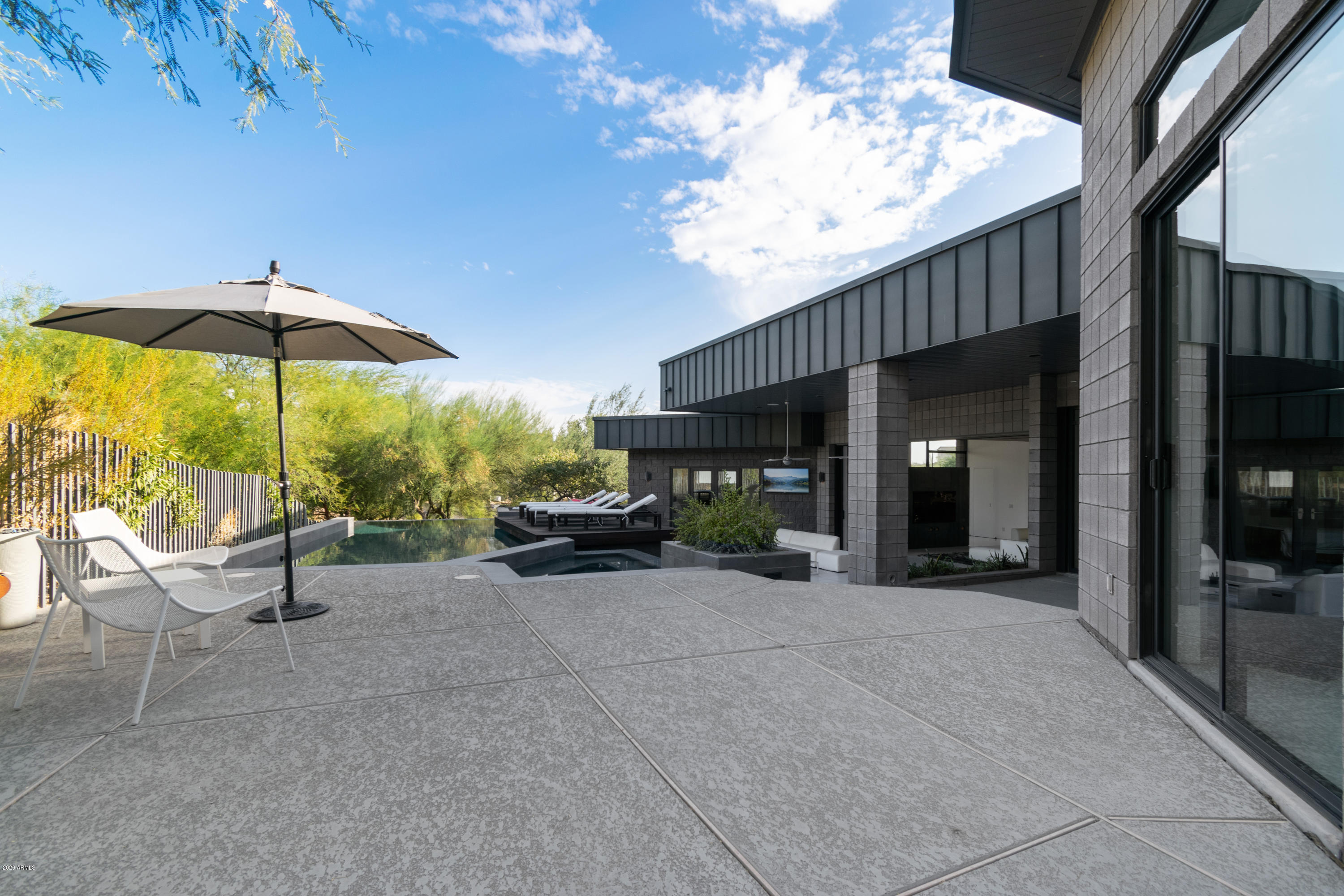 LA COLINA - Residential