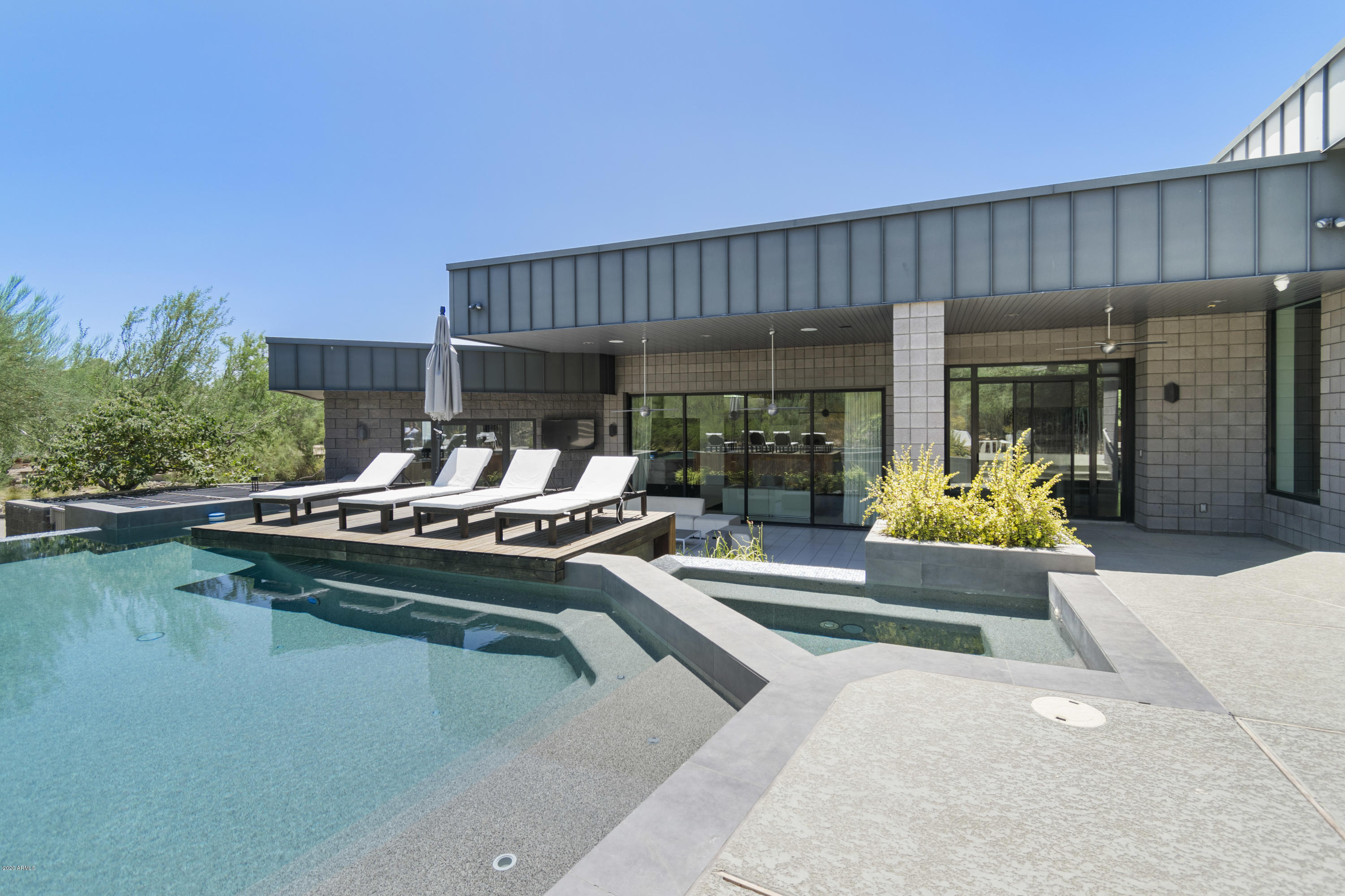 LA COLINA - Residential