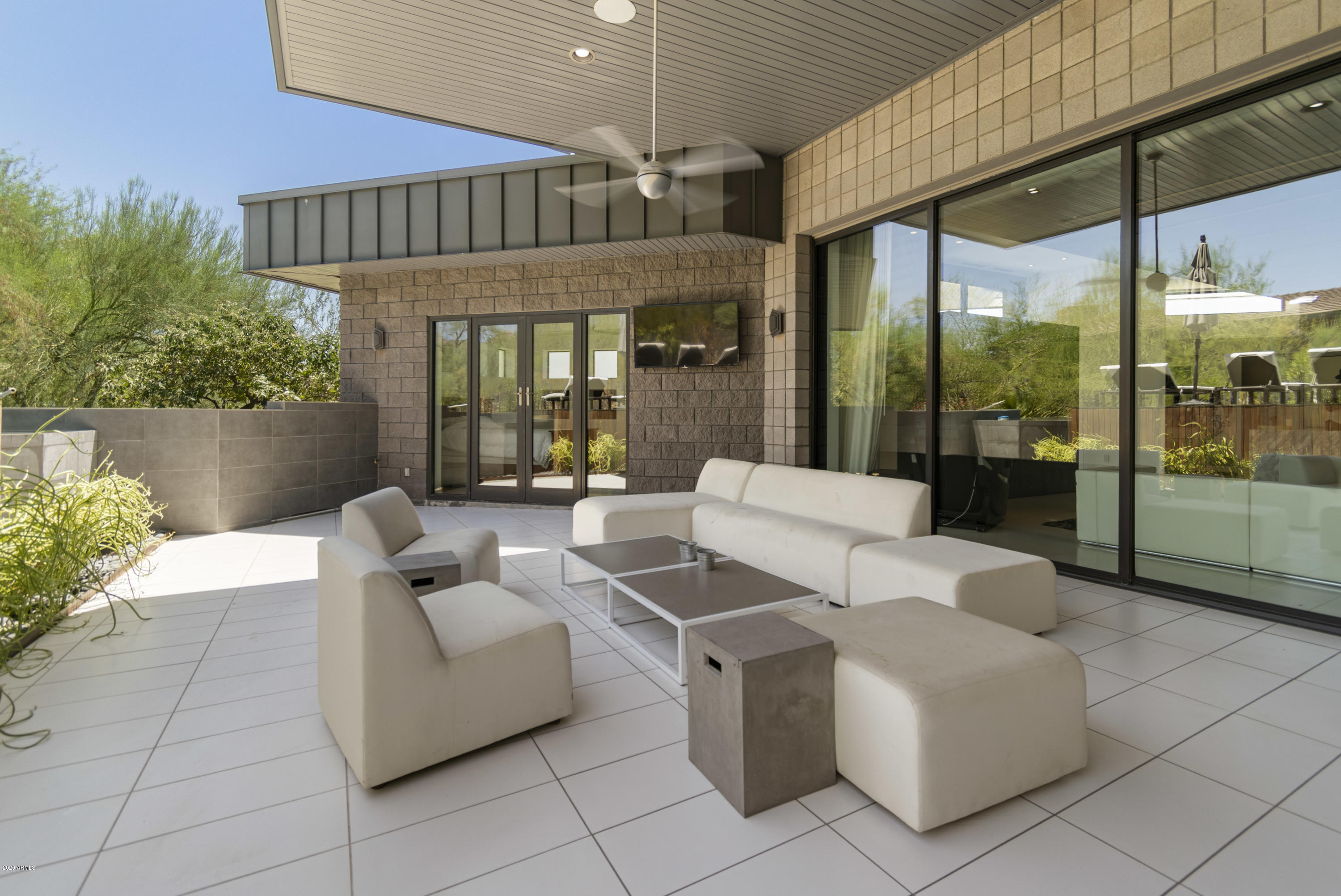 LA COLINA - Residential