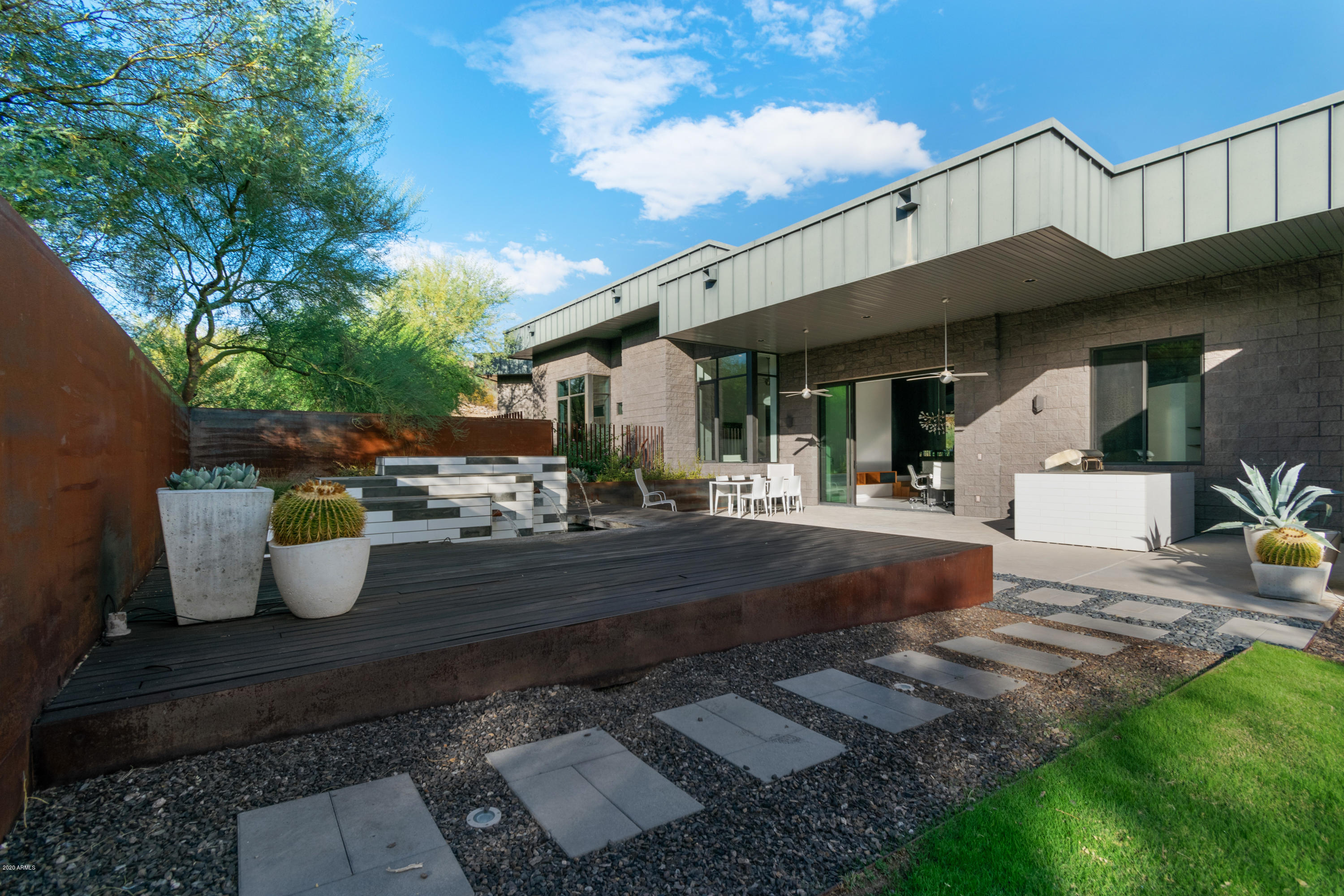 LA COLINA - Residential