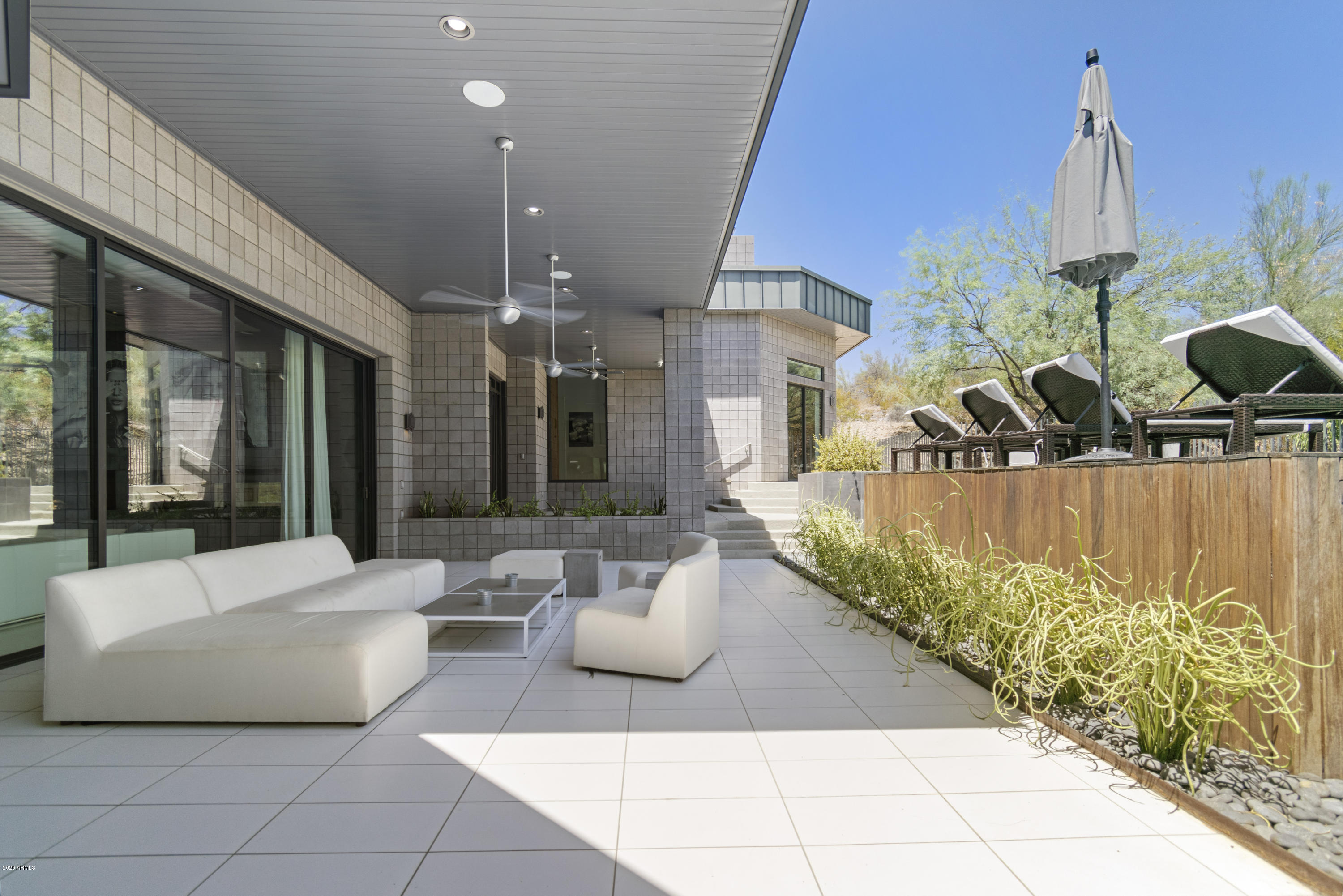 LA COLINA - Residential