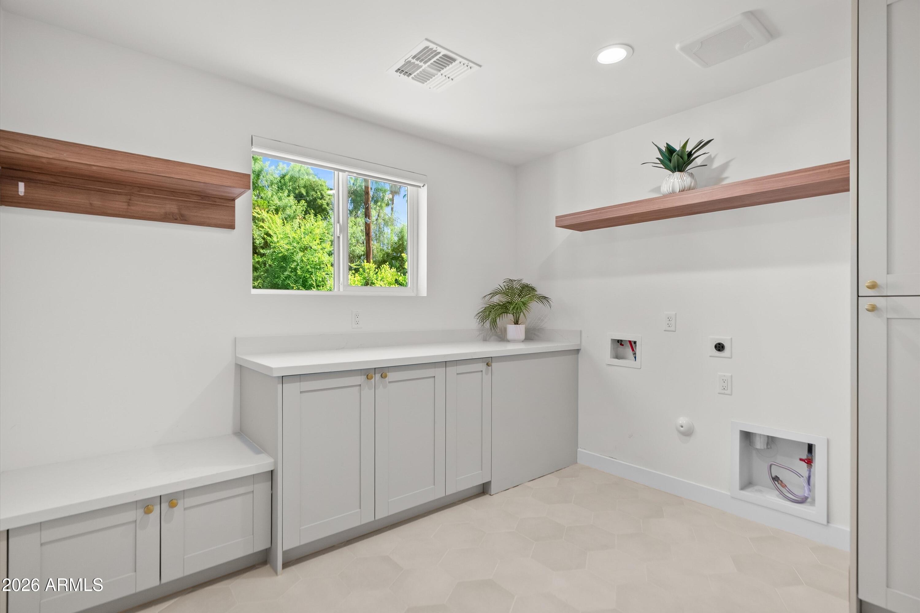 PALMS PARKWAY 1 - Residential