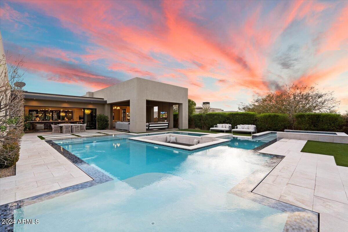 WHITE HORSE - Residential