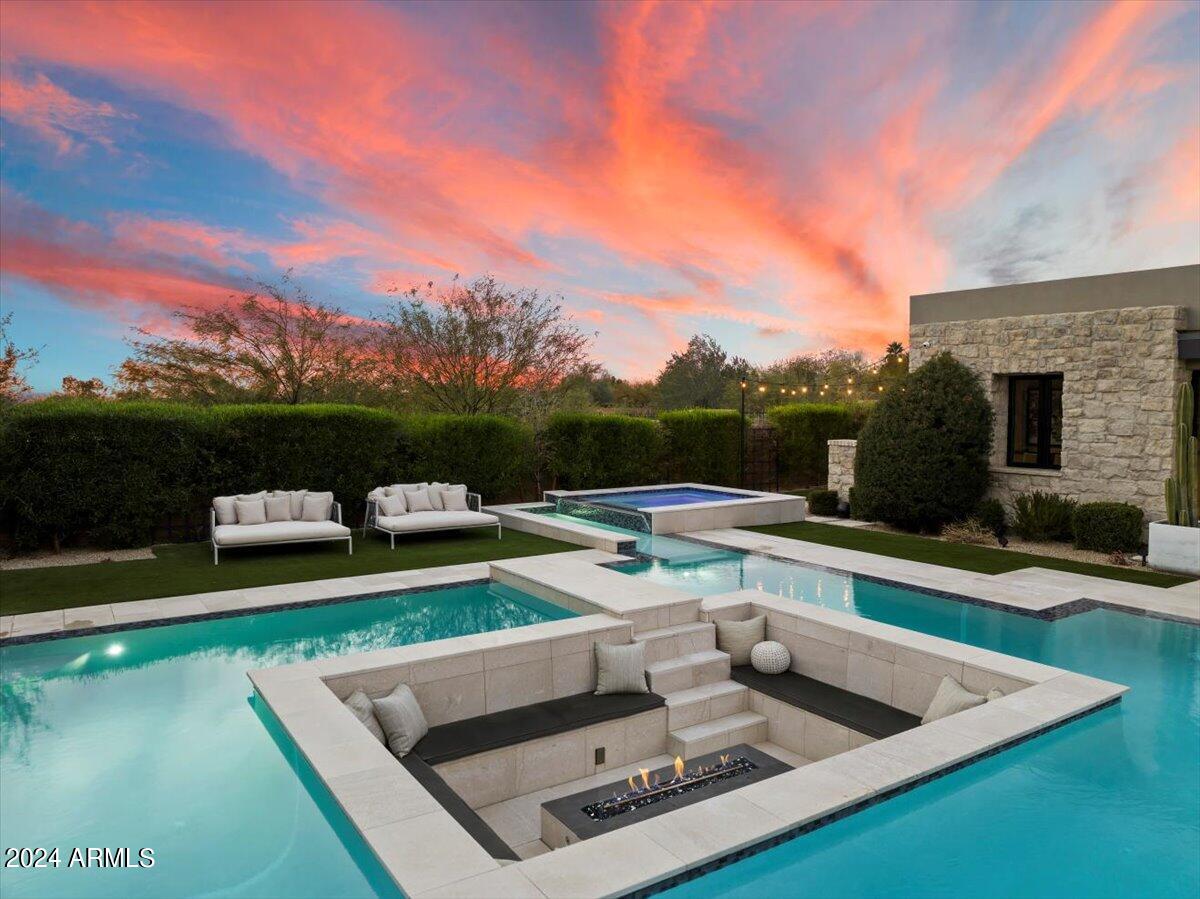WHITE HORSE - Residential