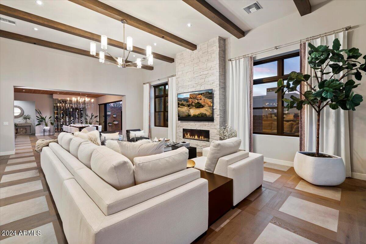 WHITE HORSE - Residential