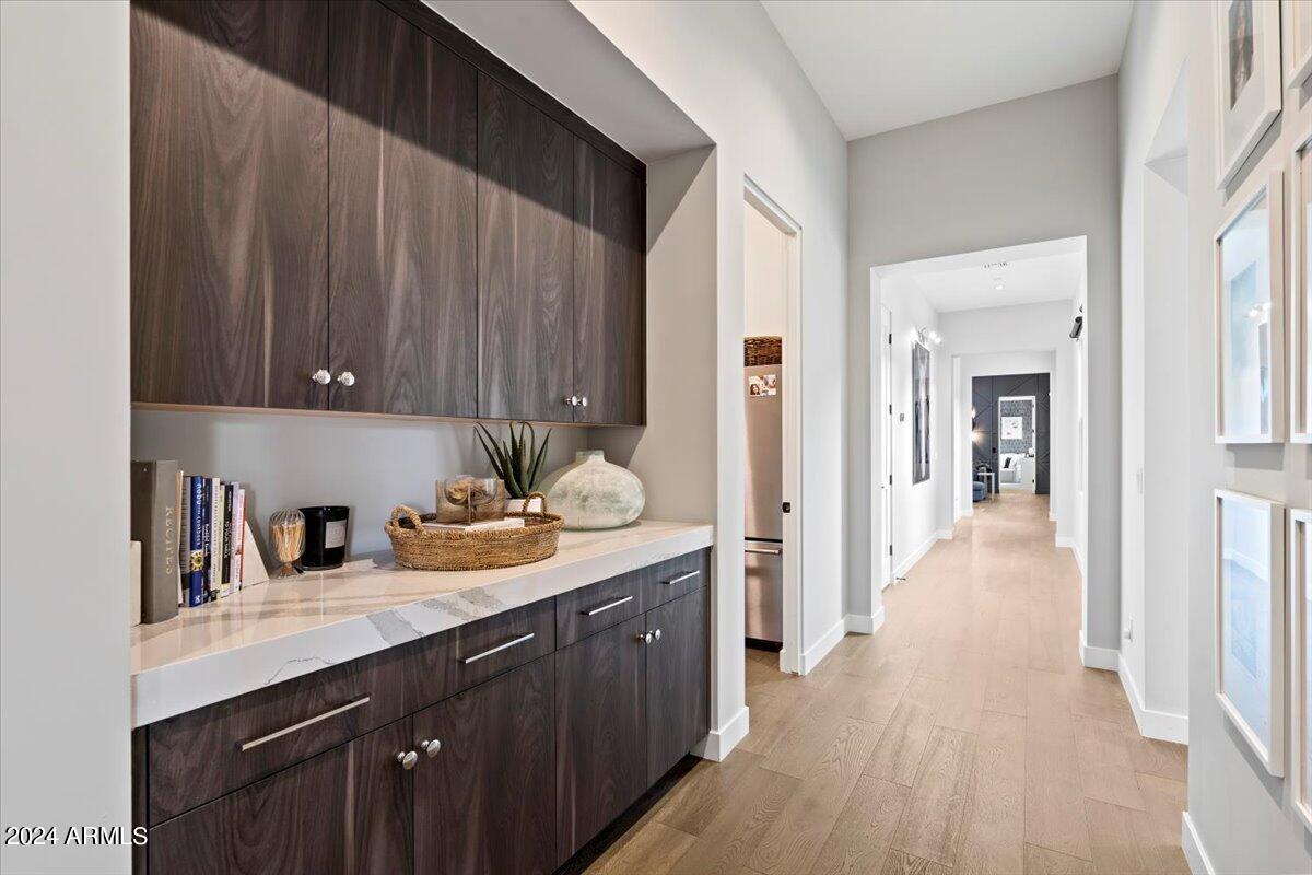 WHITE HORSE - Residential