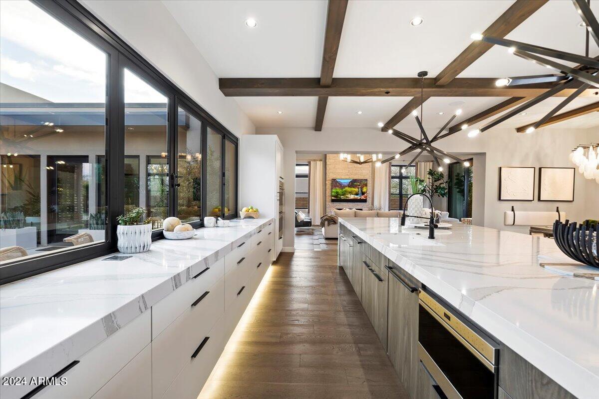 WHITE HORSE - Residential