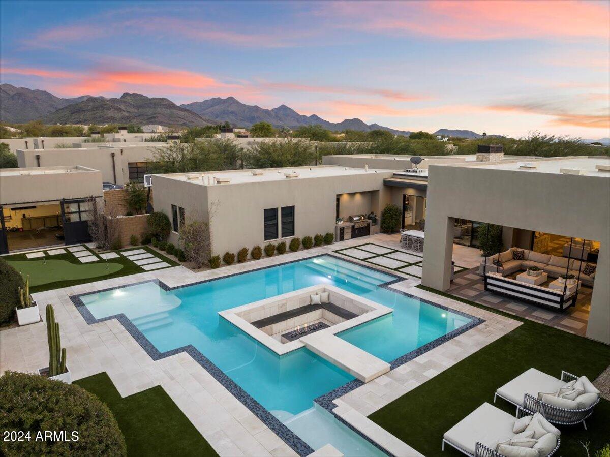 WHITE HORSE - Residential